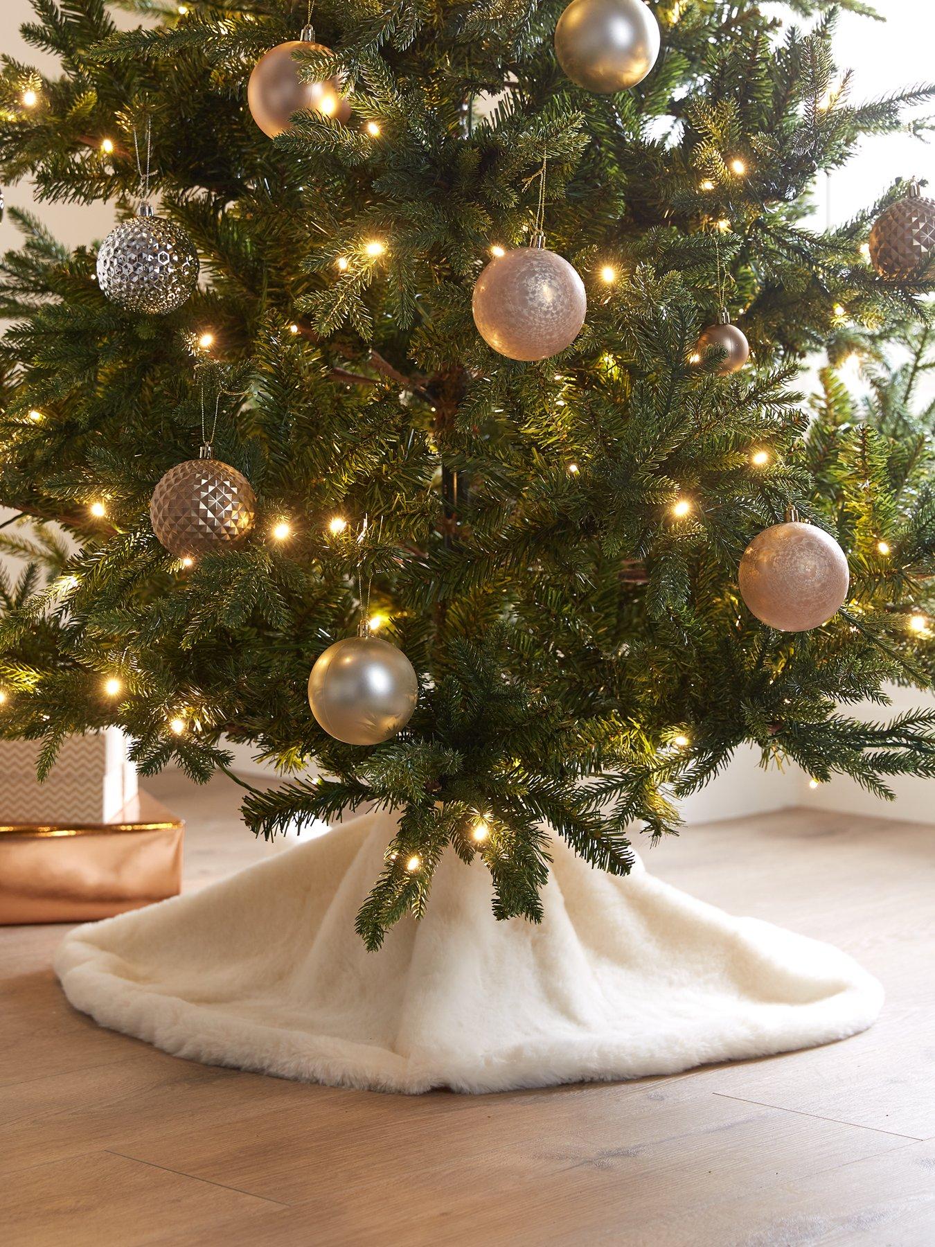 Fur christmas deals tree skirt