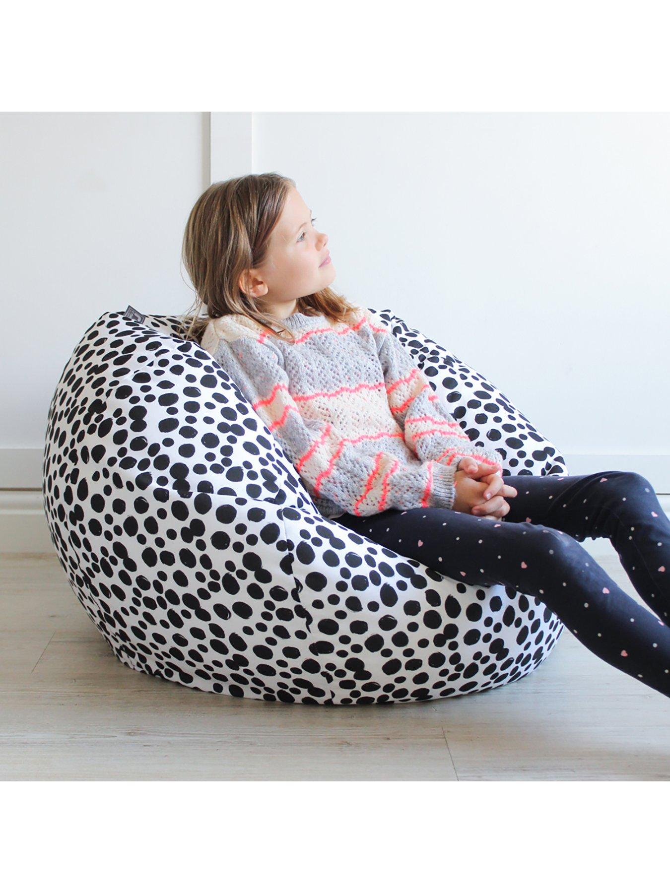 rucomfy-dalmatian-spot-mini-slouch-beanbagoutfit