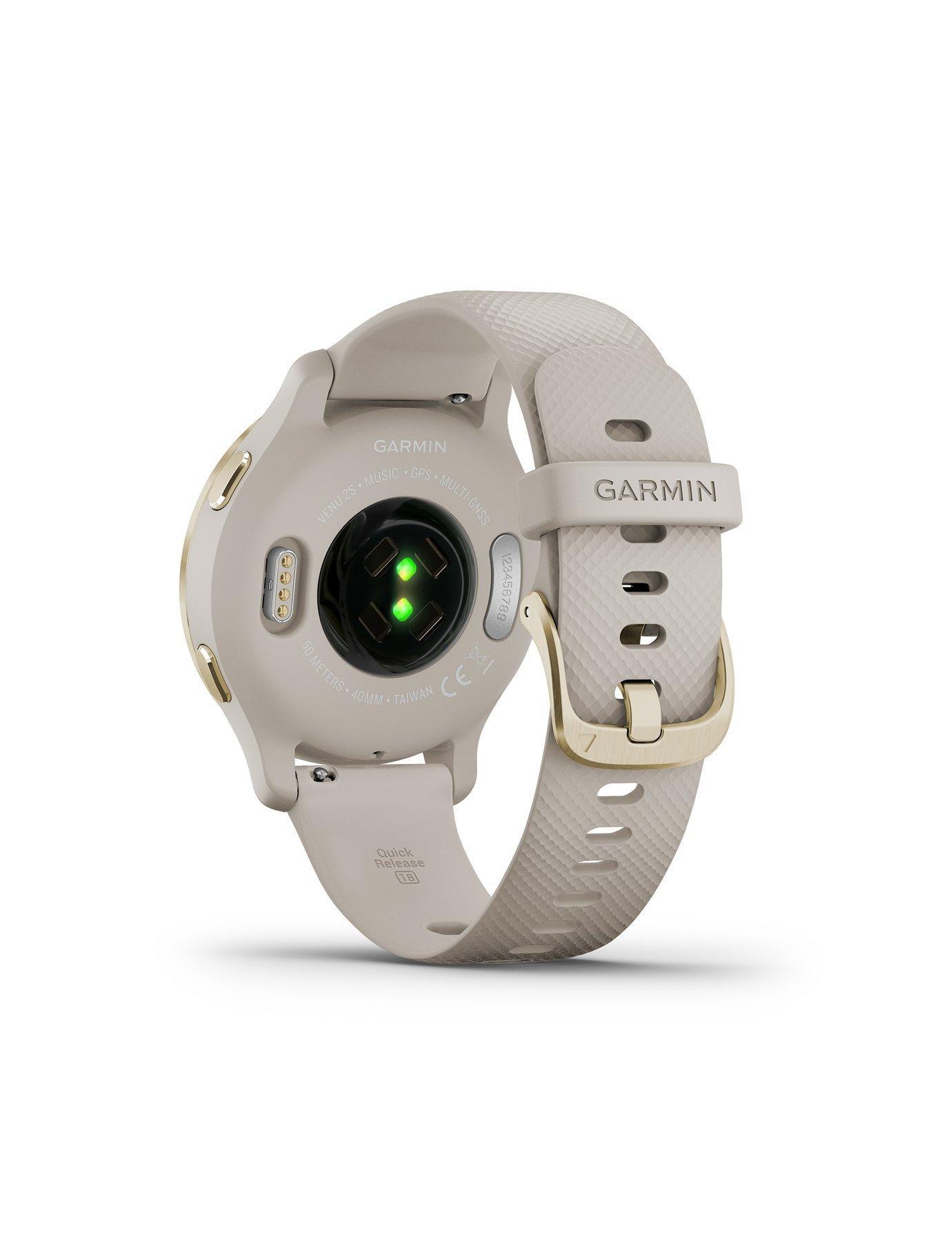 garmin-venu-2s-gps-smartwatchoutfit