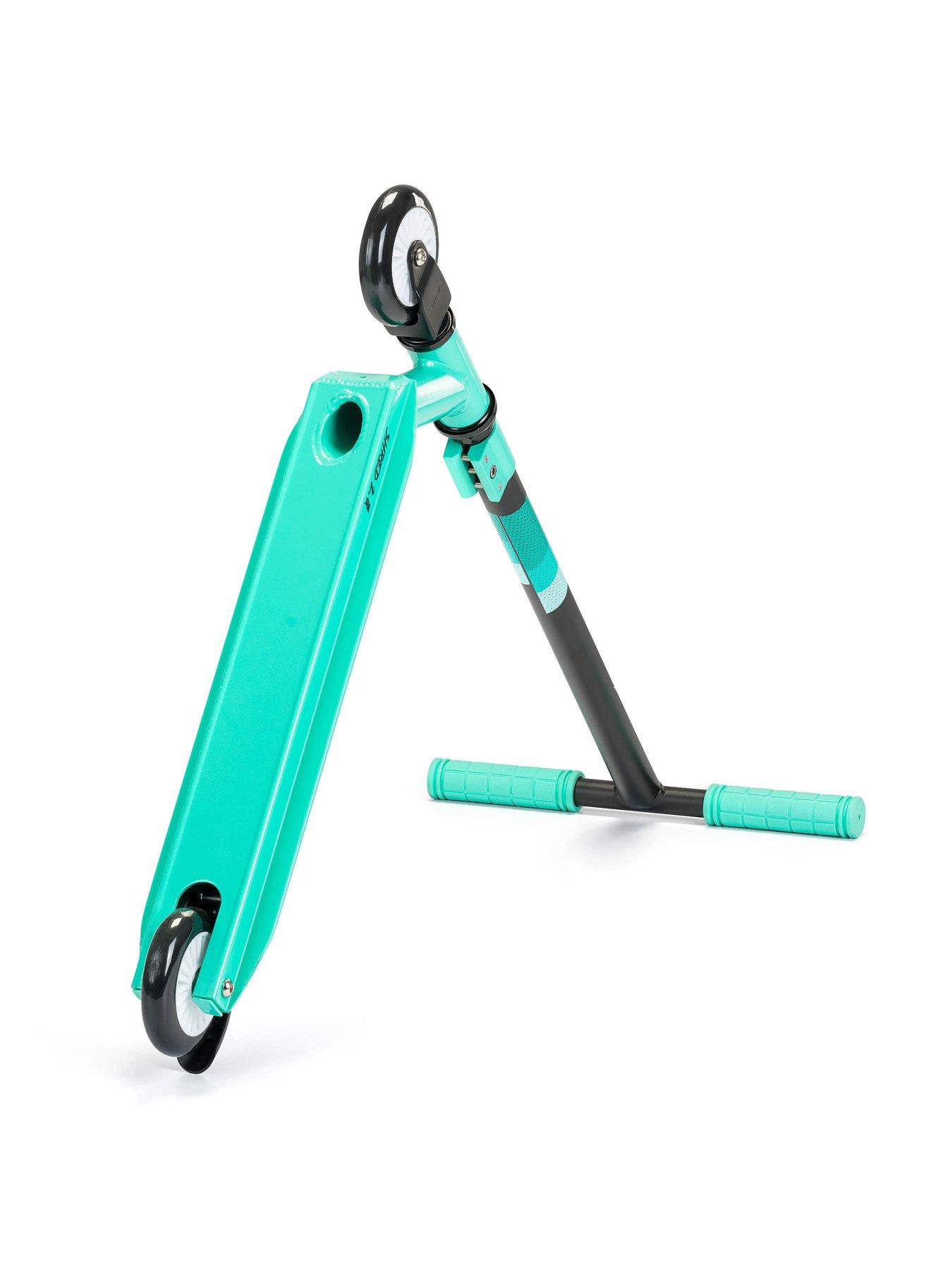 Image 5 of 6 of XOOTZ Shred 2.0 T-Bar Stunt Scooter