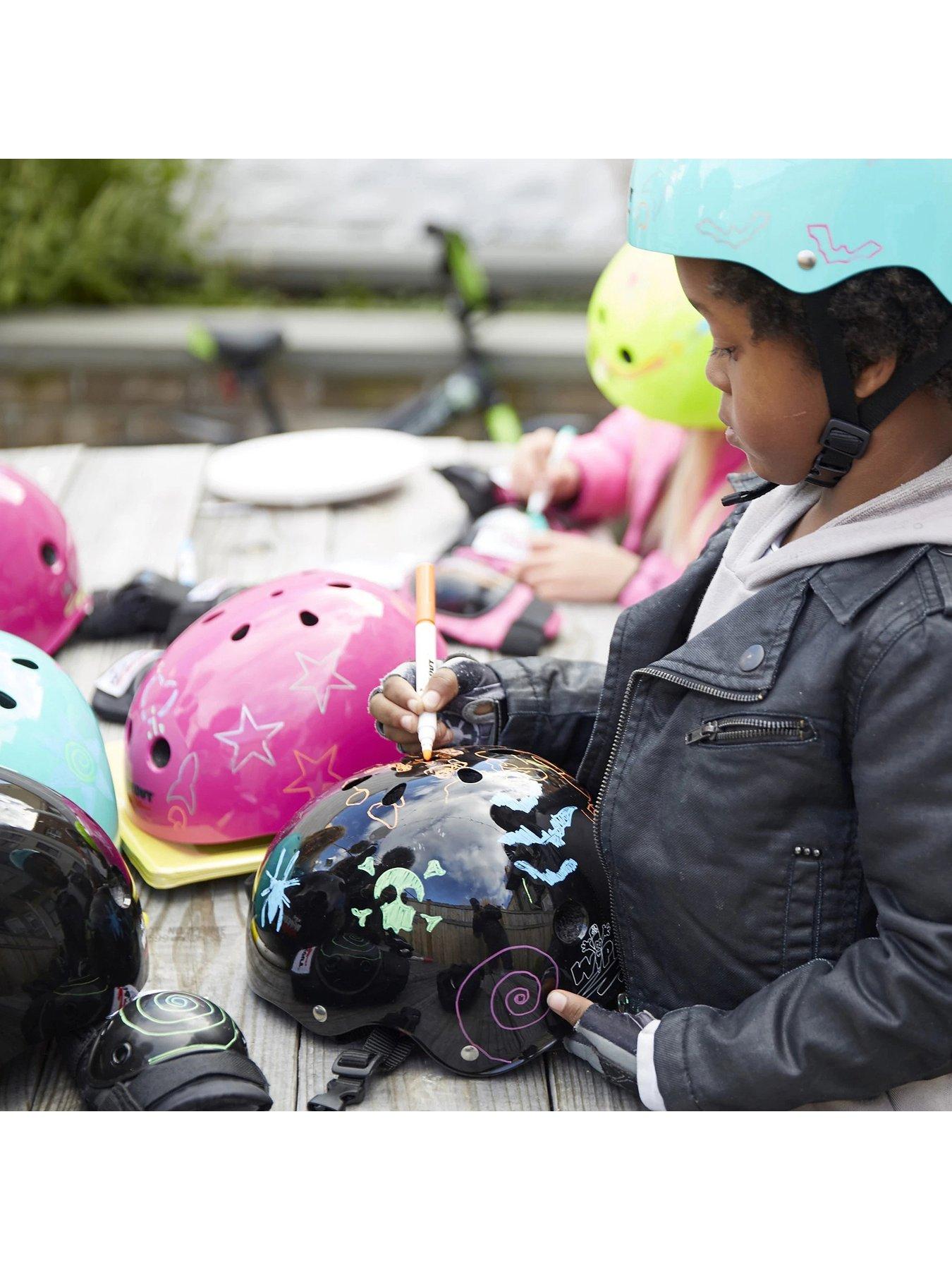 Image 5 of 8 of Wipeout Wipeout Helmet&nbsp;- Black, Age&nbsp;5+