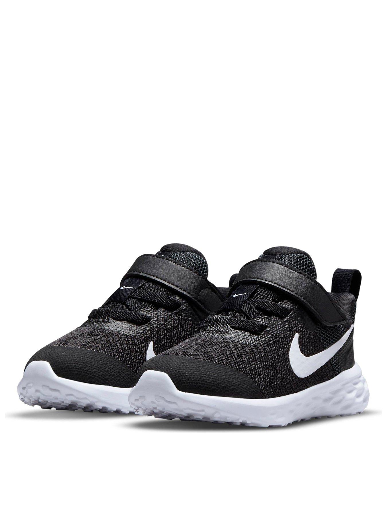 Infant black store nike trainers