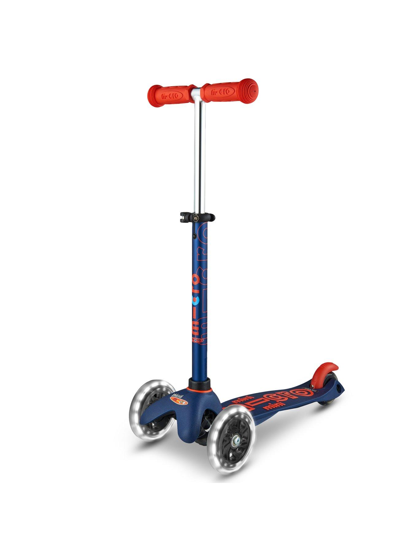 micro-scooter-mini-deluxe-scooter-with-led-wheels--nbspnavy