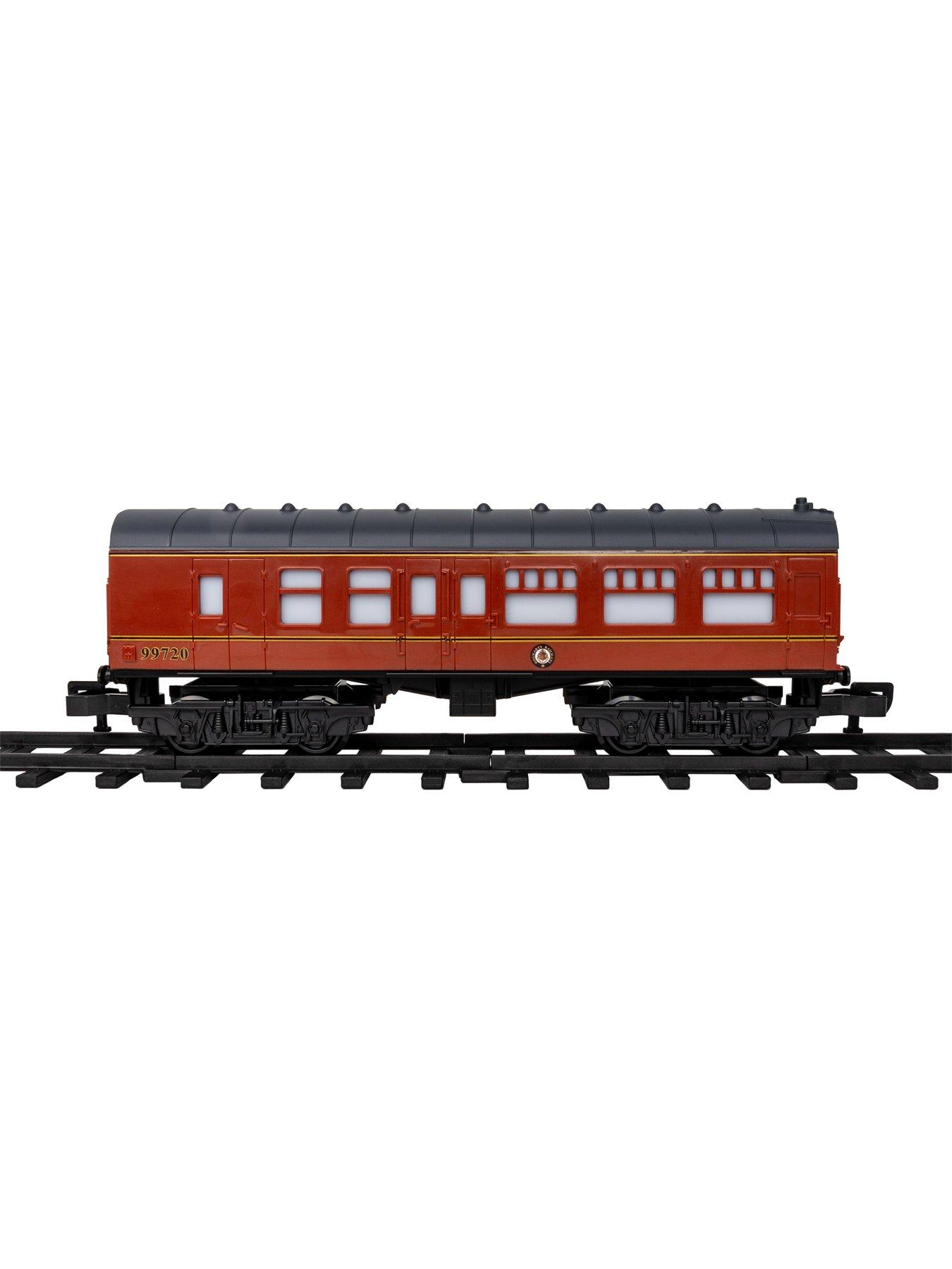Image 5 of 7 of Harry Potter Hogwarts Express 37-Piece Remote Controlled Train Set