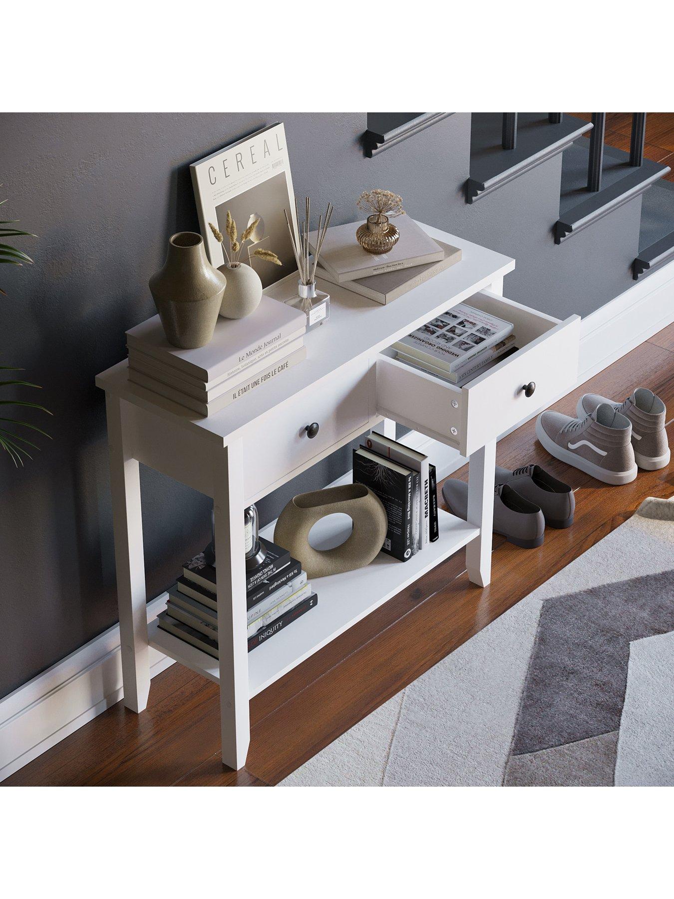 vida-designs-windsor-2-drawer-console-tableoutfit