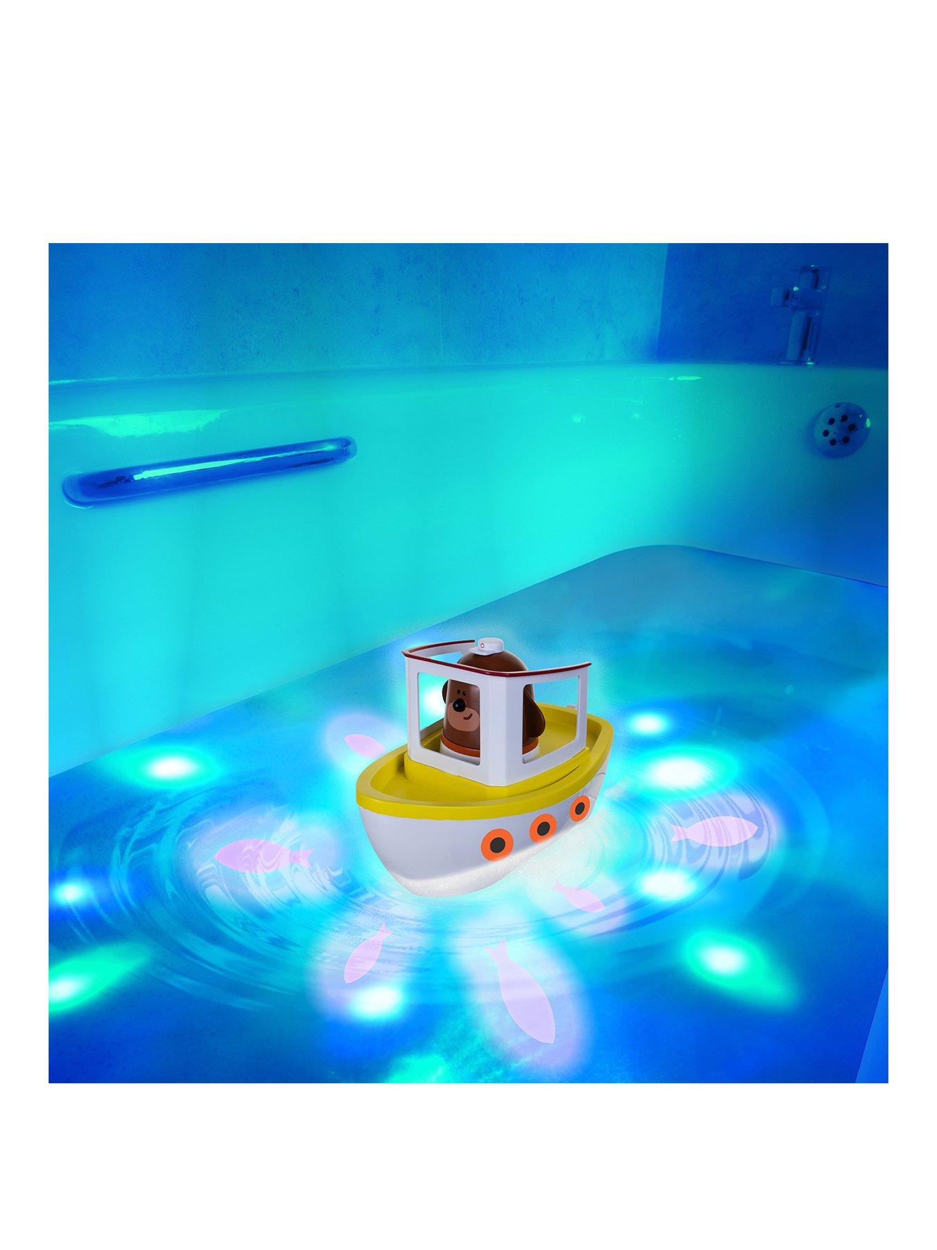 Image 3 of 7 of Hey Duggee Hey Duggee Lightshow River Boat Bath Toy