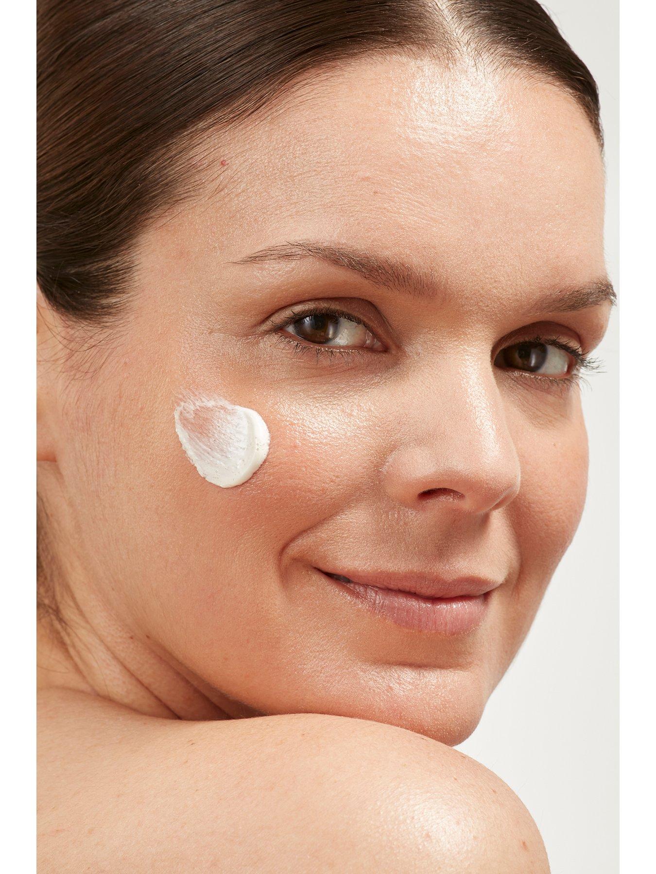 Image 4 of 4 of Elemis Clarifying Clay Wash&nbsp;150ml