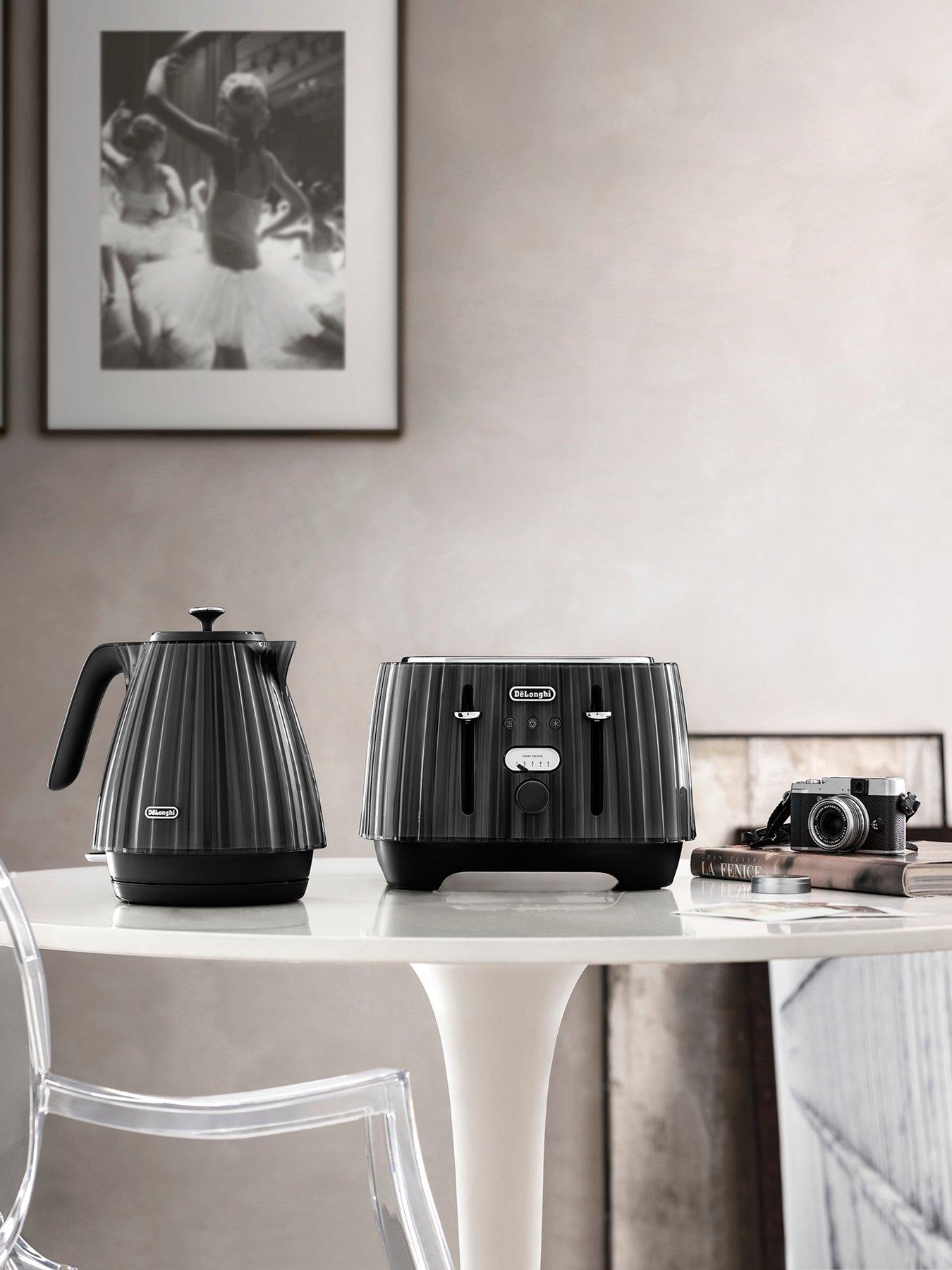 Image 6 of 6 of DeLonghi Ballerina 4&nbsp;Slice Toaster - Black