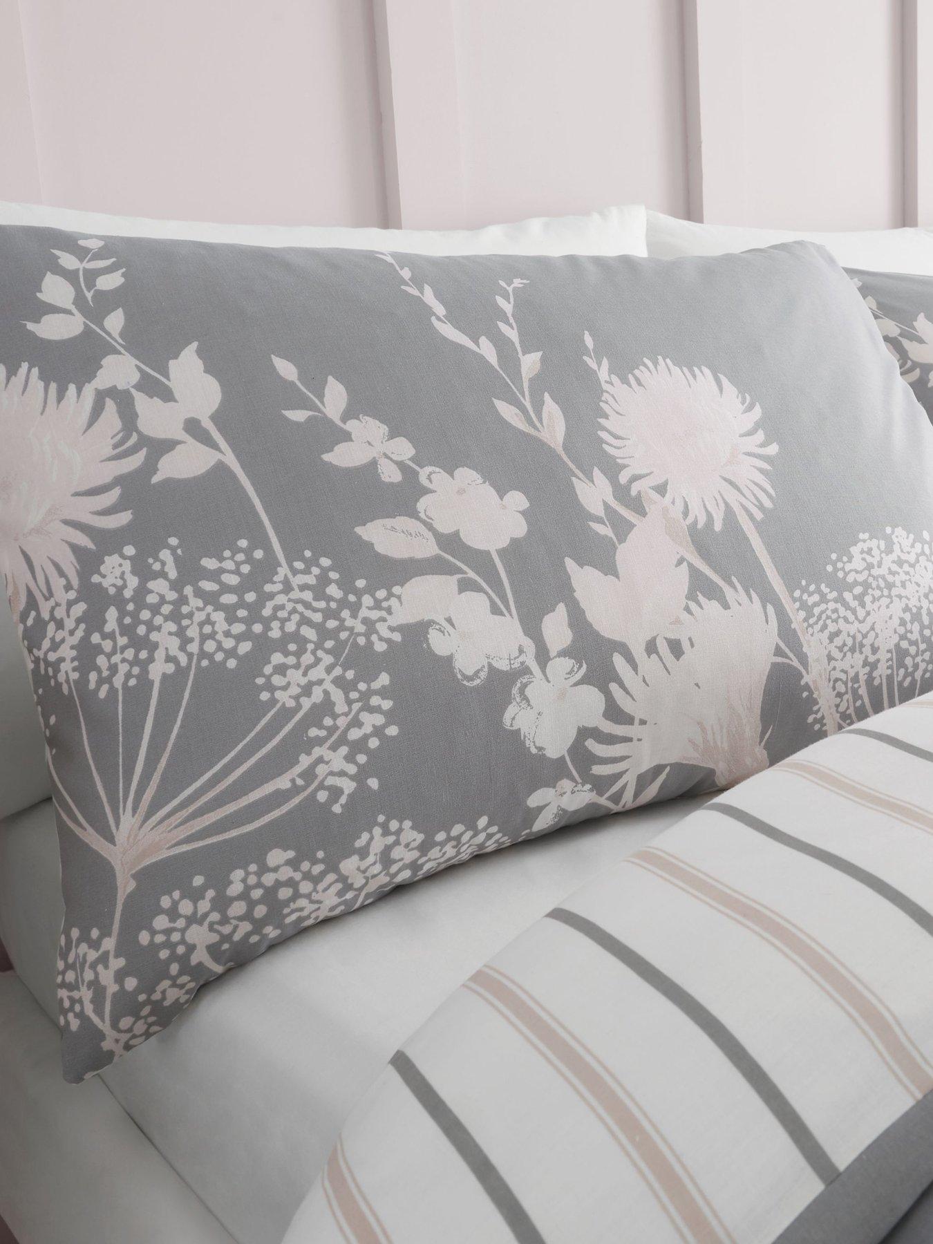 catherine-lansfield-meadowsweet-floral-duvet-cover-set-grey-pinkback