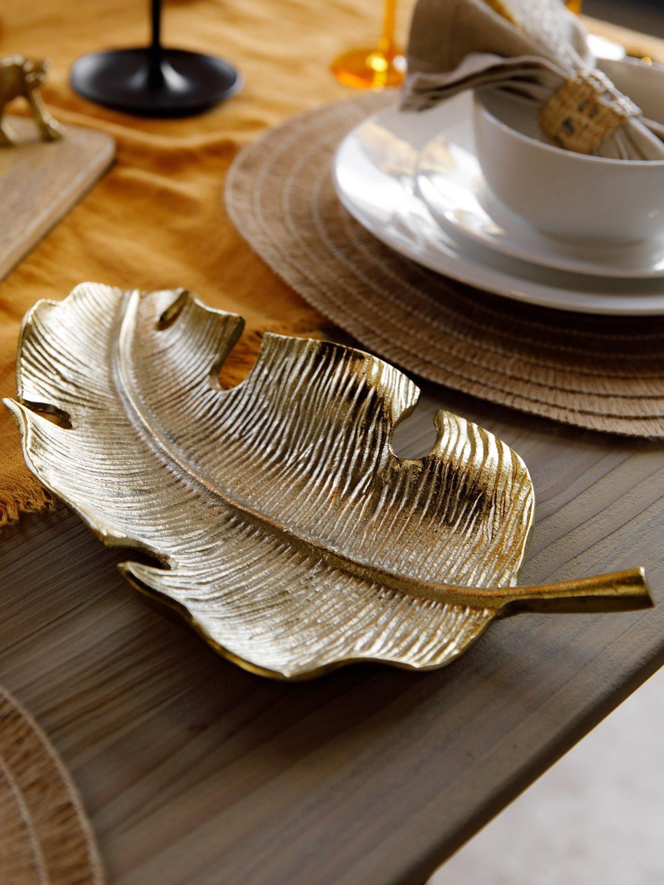 artesa-cast-aluminium-leaf-shaped-serving-plate-gold-finish