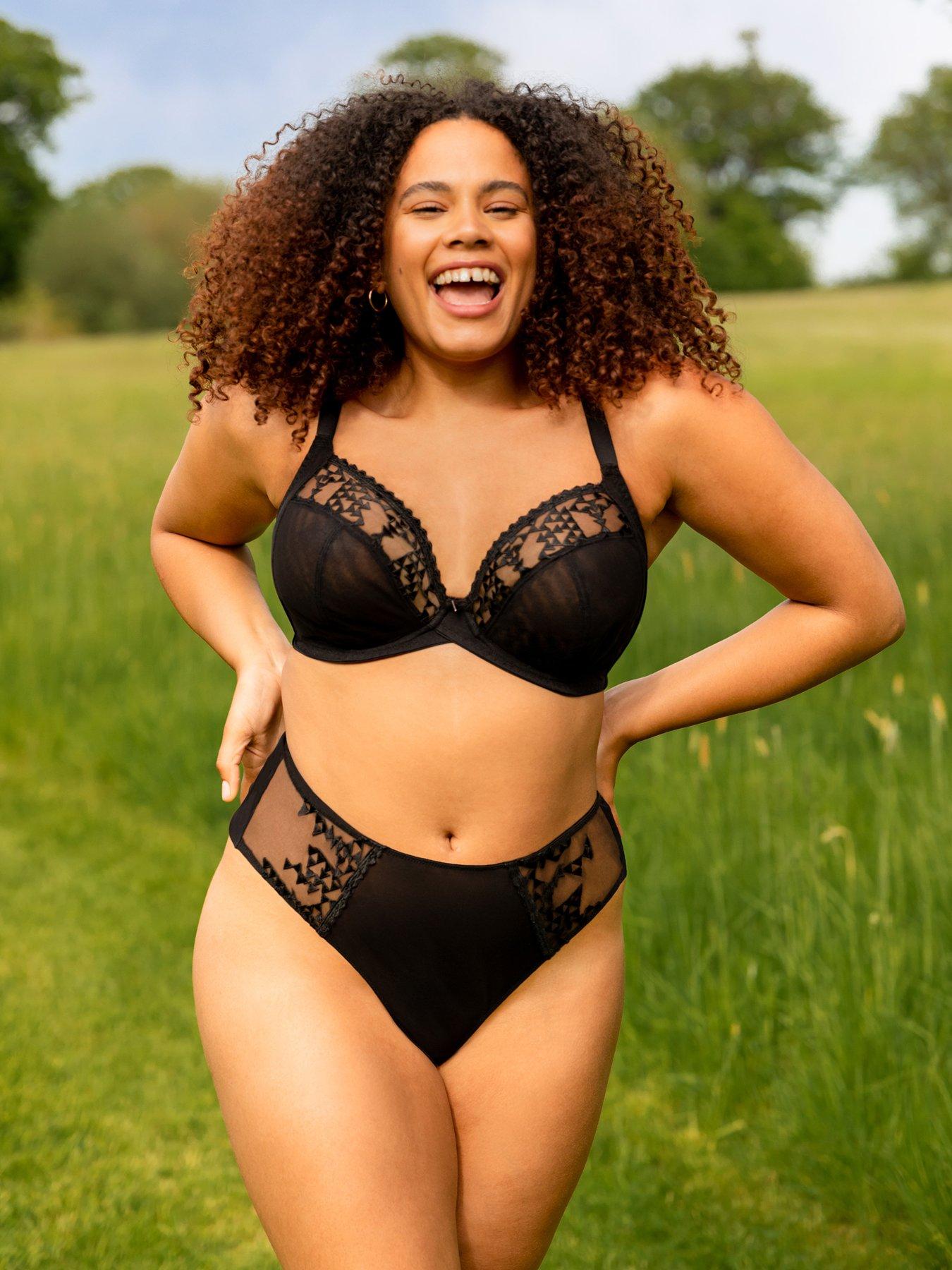 curvy-kate-everyday-centre-stage-bra-blackfront