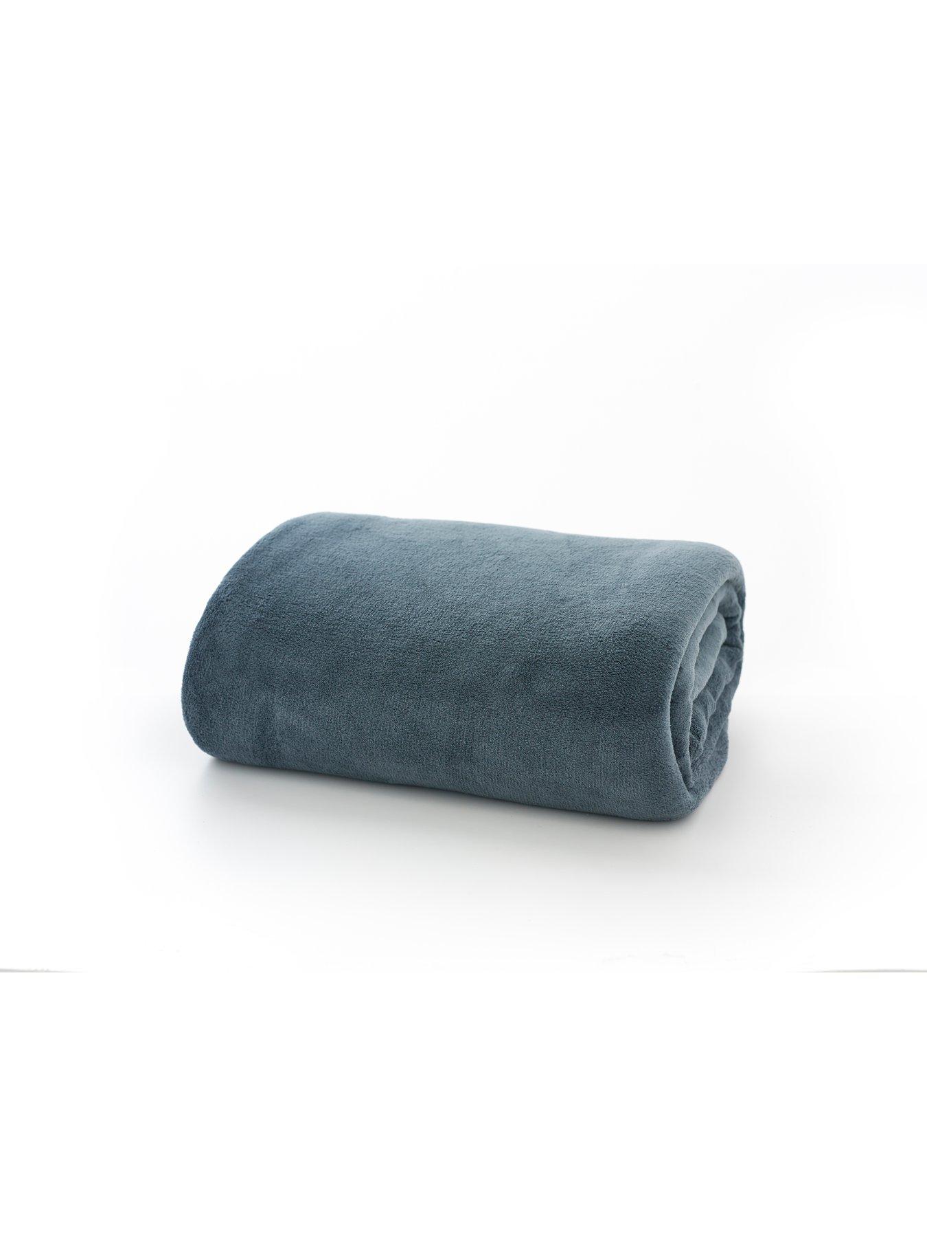 Image 3 of 4 of Deyongs Snuggle Touch Throw