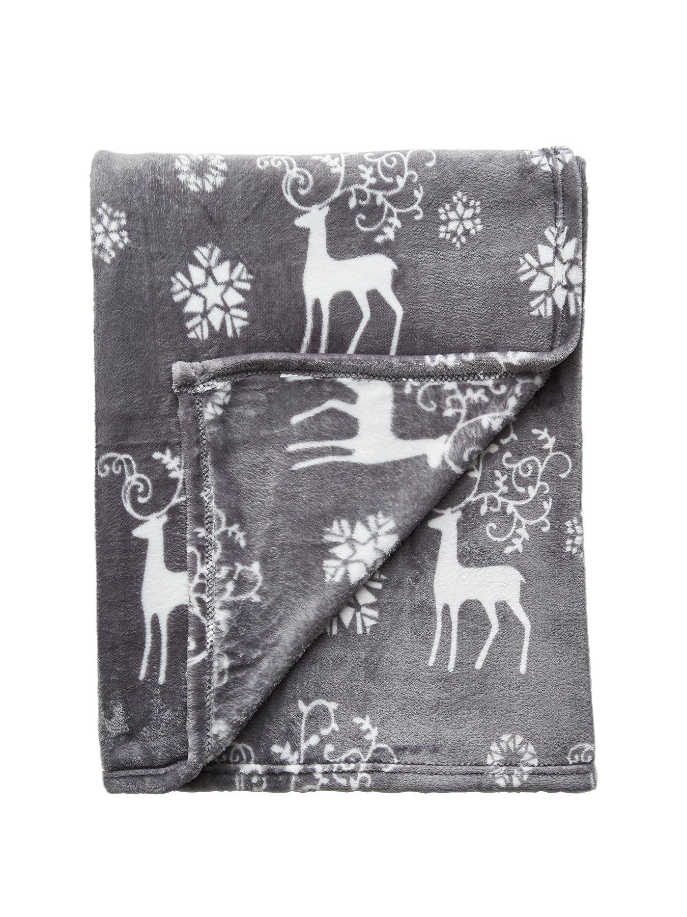 very-home-home-christmas-stag-throw-grey