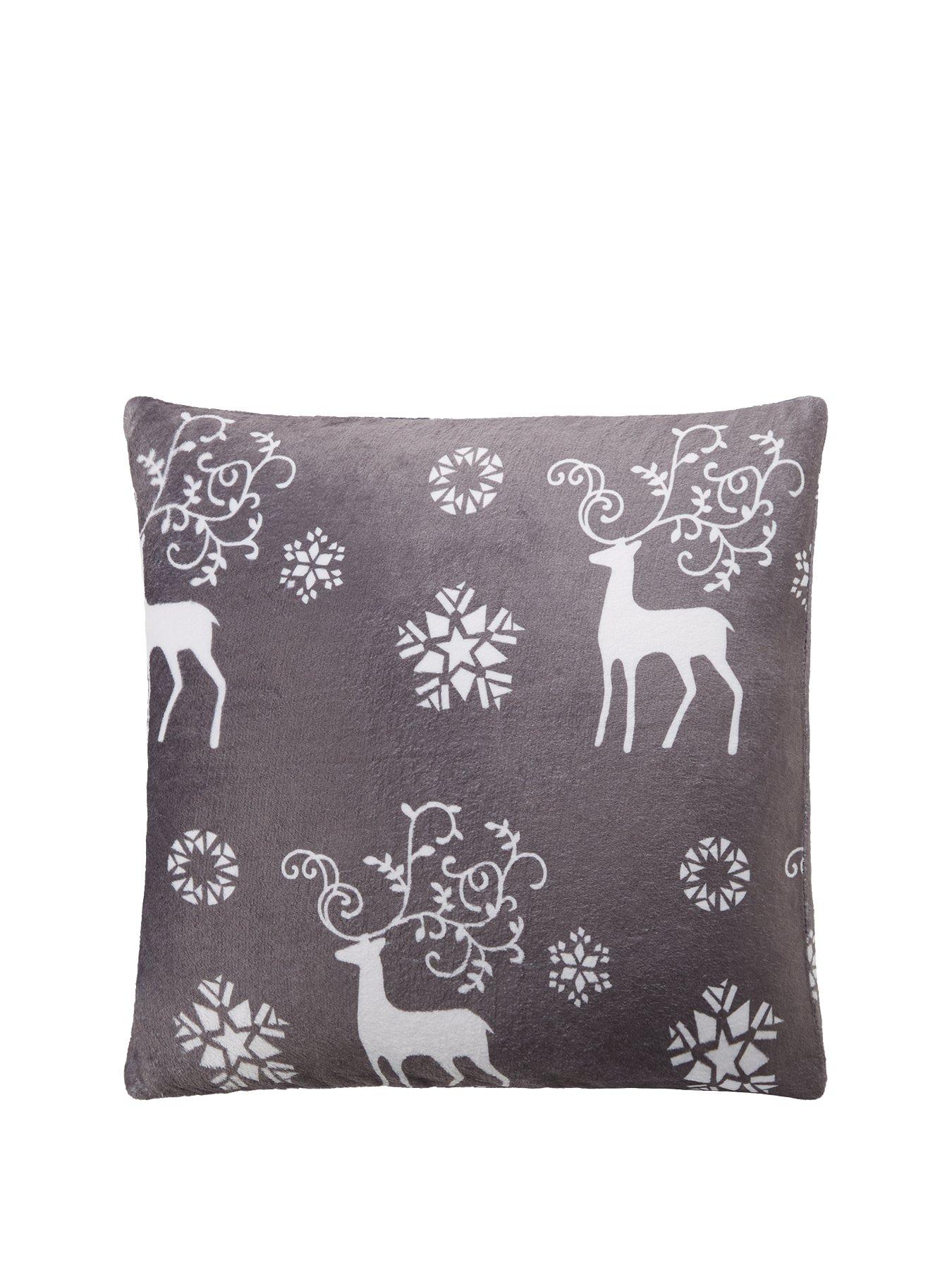 very-home-christmas-stag-cushionfront