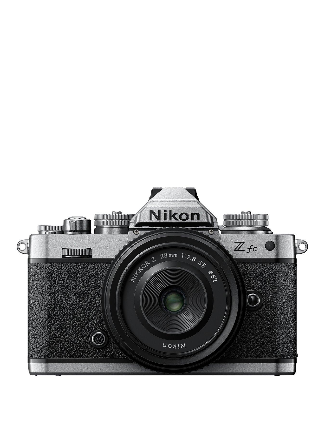 Nikon Z fc + Z 28 mm f/2.8 SE