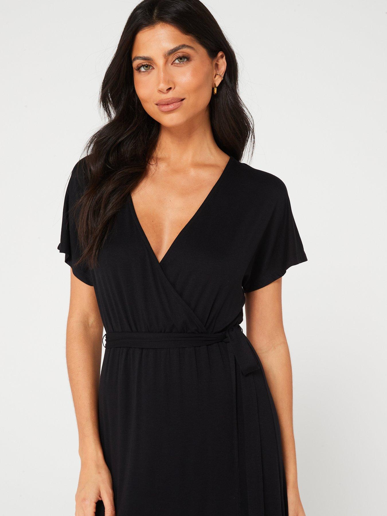 the-very-collection-jersey-wrap-beach-midi-dressoutfit