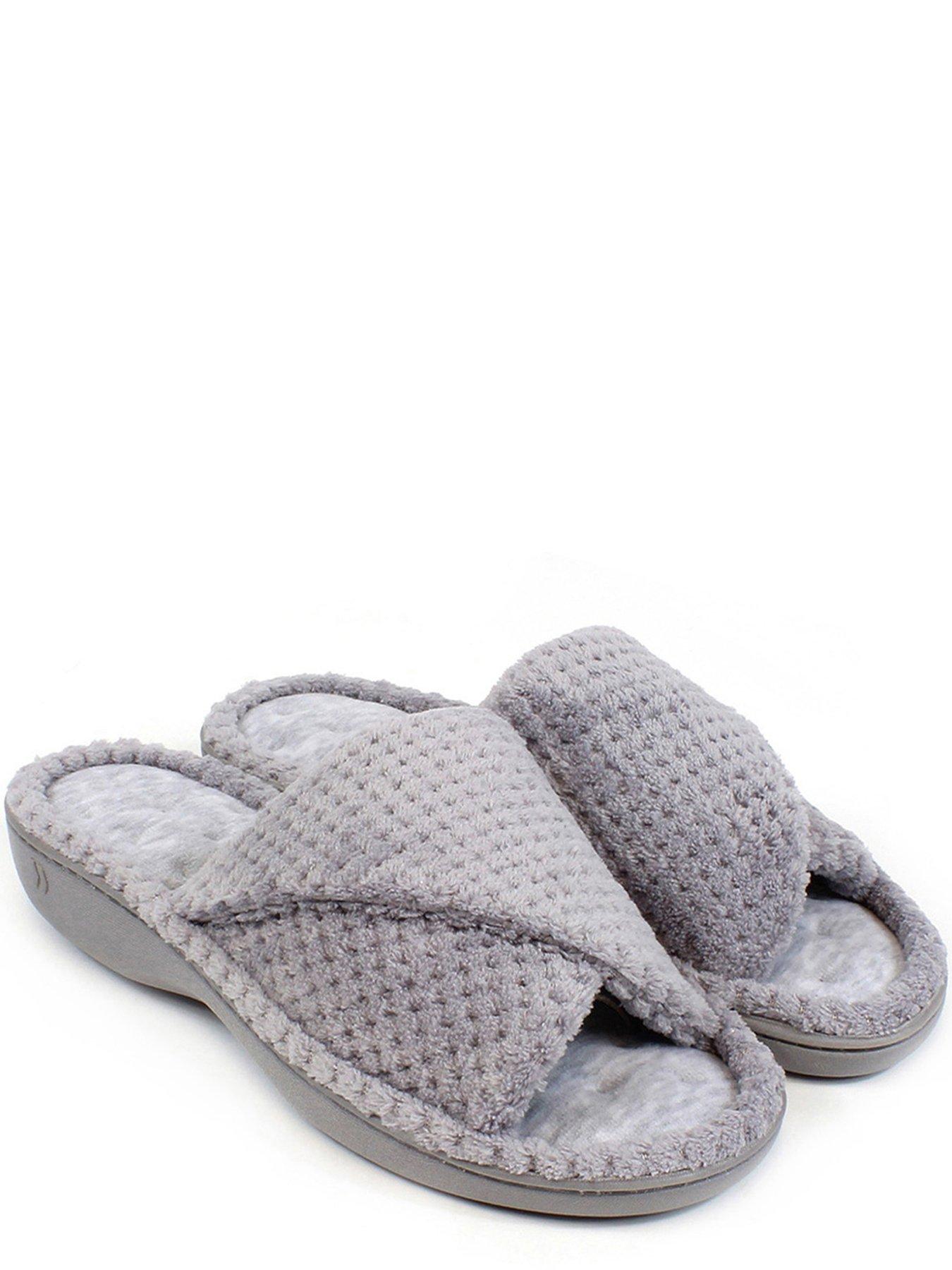 totes-isotoner-ladies-popcorn-turnover-open-toe-slippers-pale-greyback