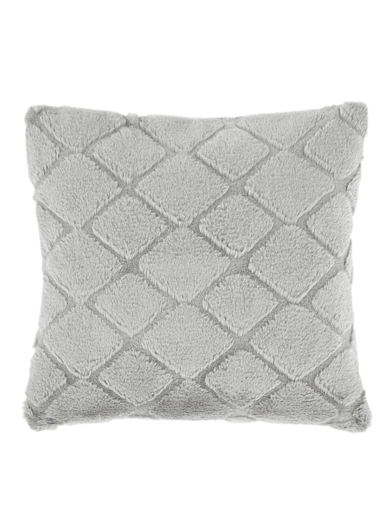 catherine-lansfield-cosy-diamond-cushion