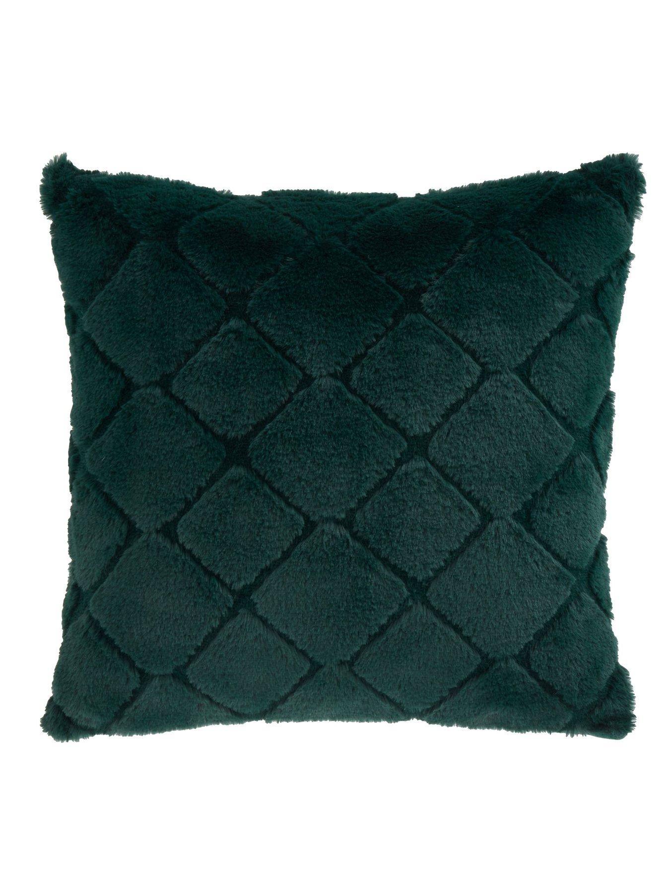 catherine-lansfield-cosy-diamond-cushion