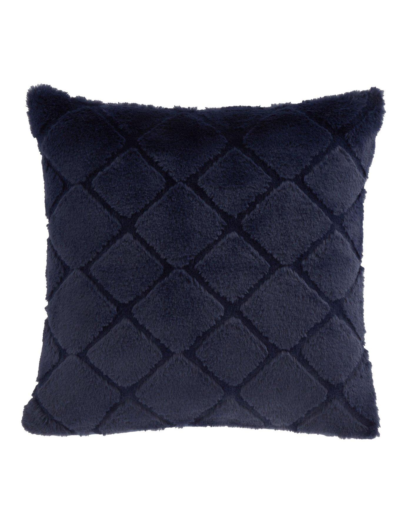 catherine-lansfield-cosy-diamond-cushion