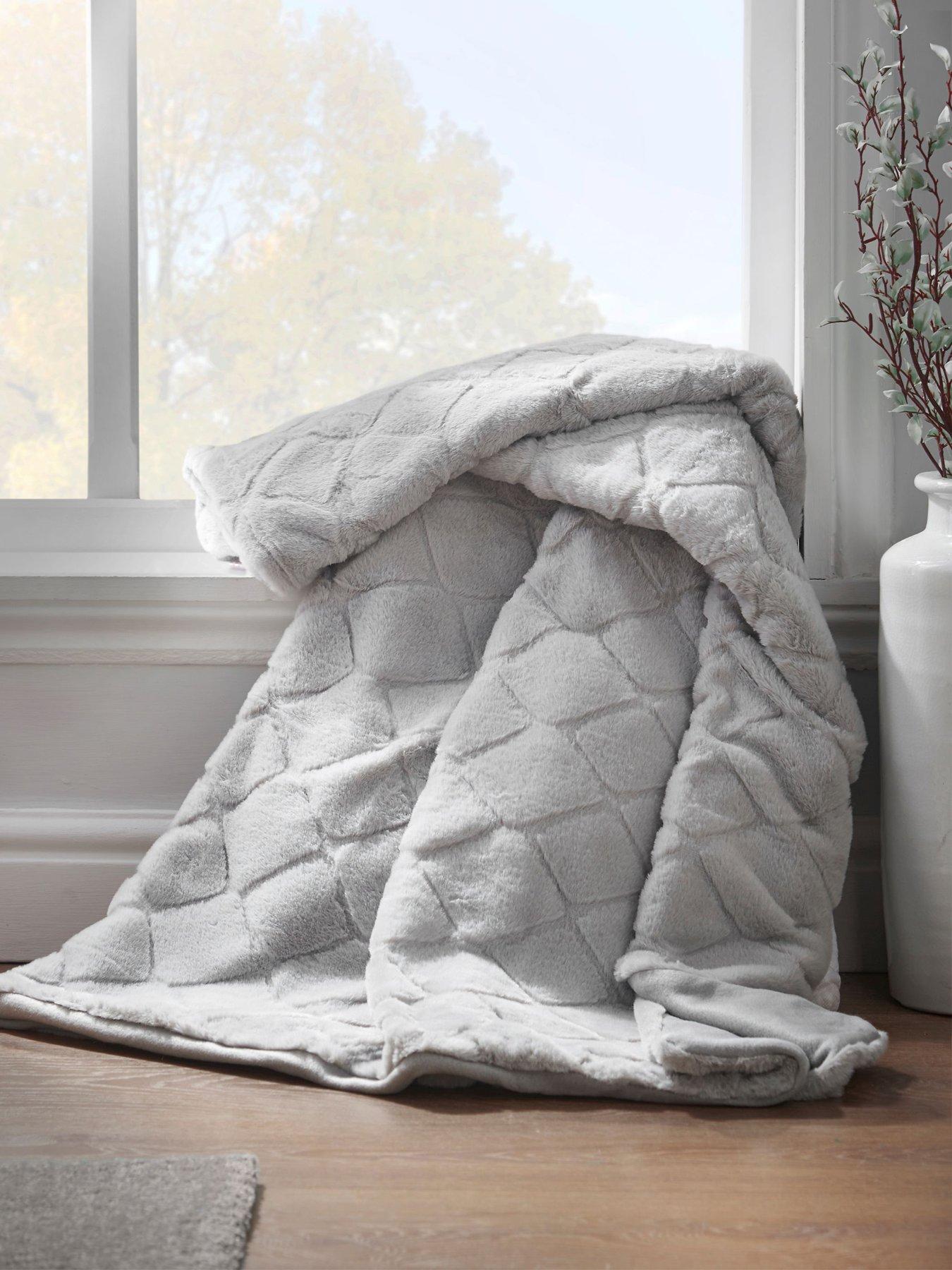 undefined Cosy Diamond Throw - Blush