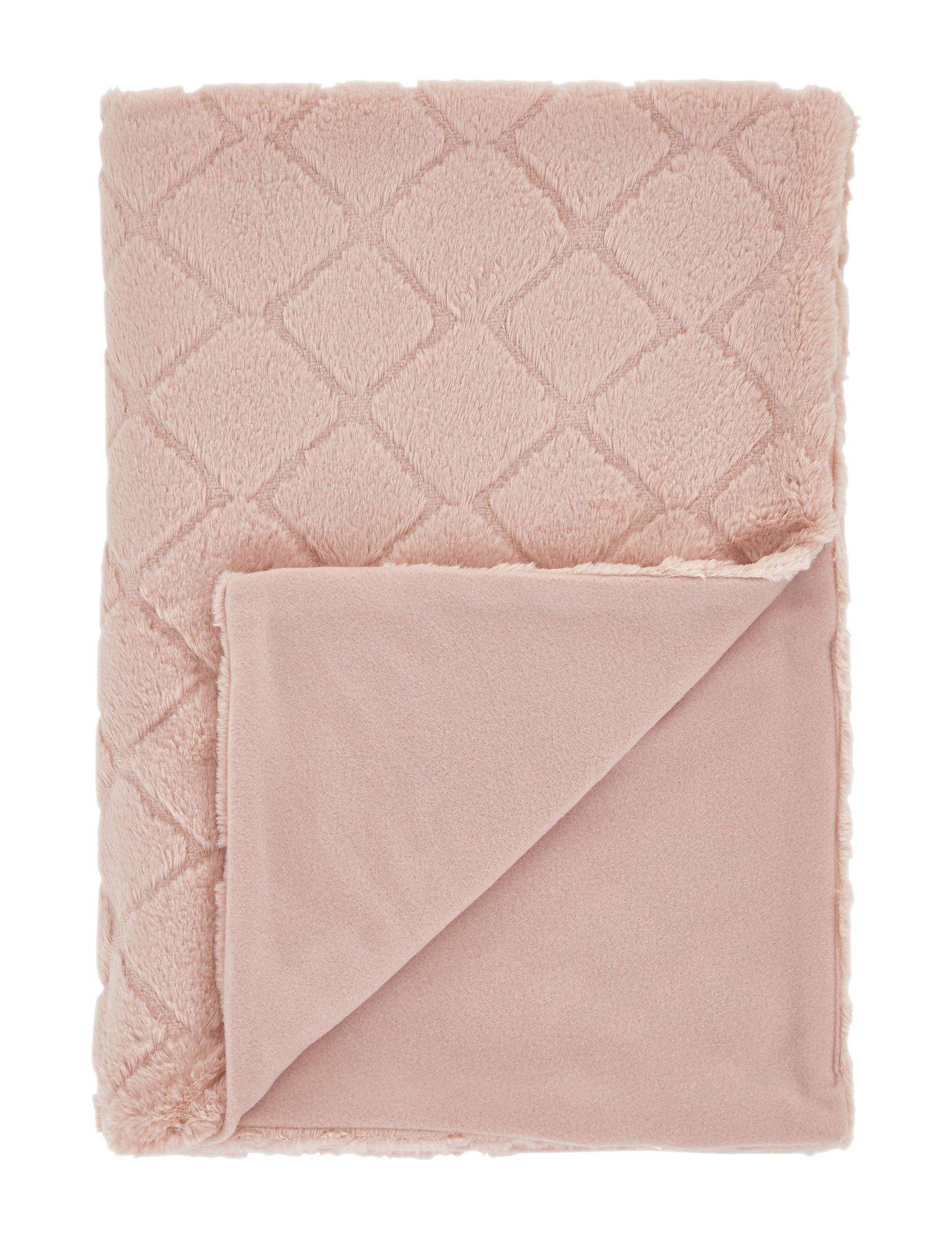 Catherine Lansfield Cosy Diamond Throw - Blush