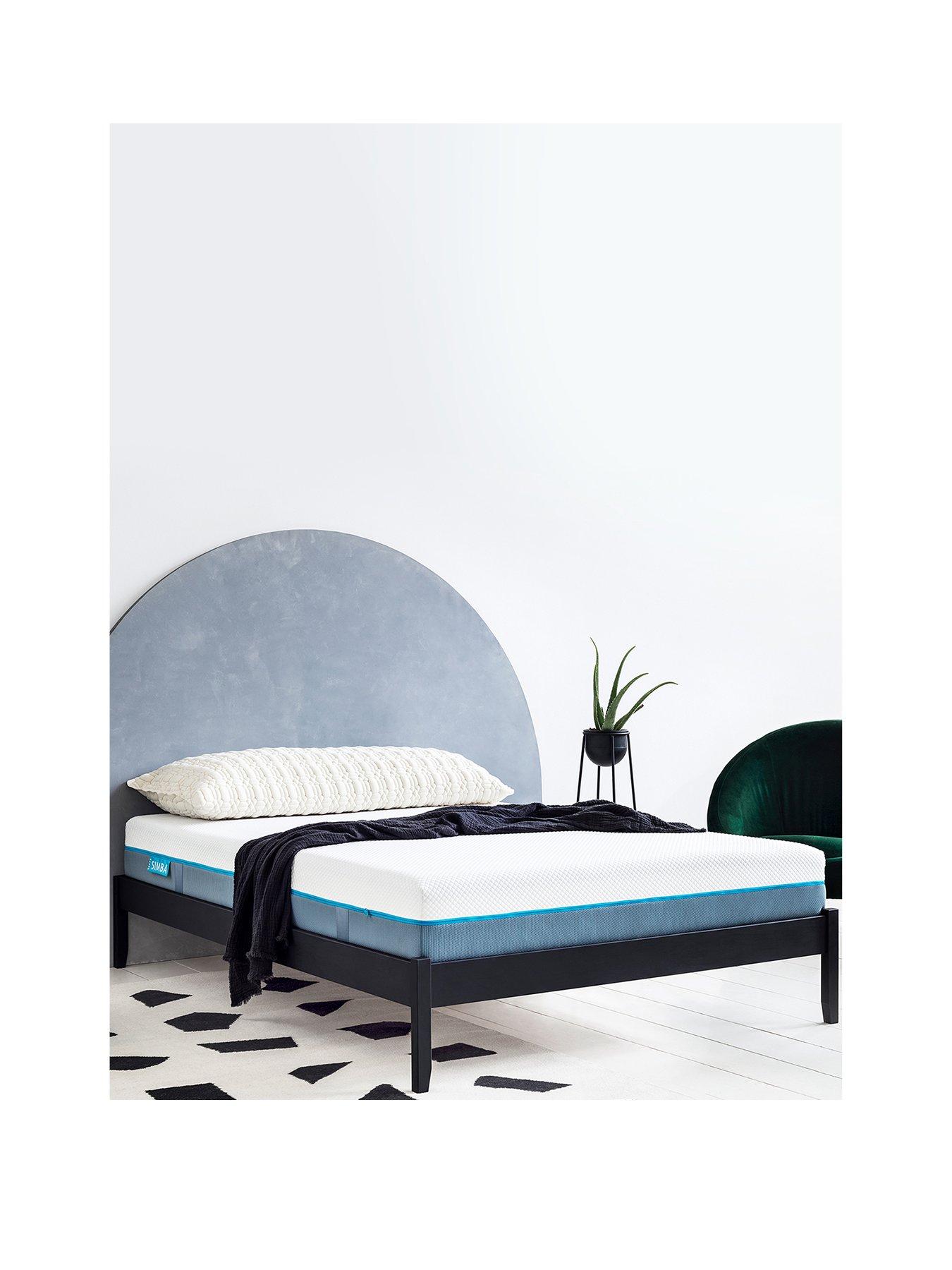 https://media.very.ie/i/littlewoodsireland/TKKC9_SQ1_0000000013_WHITE_SLa/simba-hybrid-pro-super-king-sizenbspmattress.jpg?$180x240_retinamobilex2$&$roundel_lwireland$&p1_img=vsp_pink