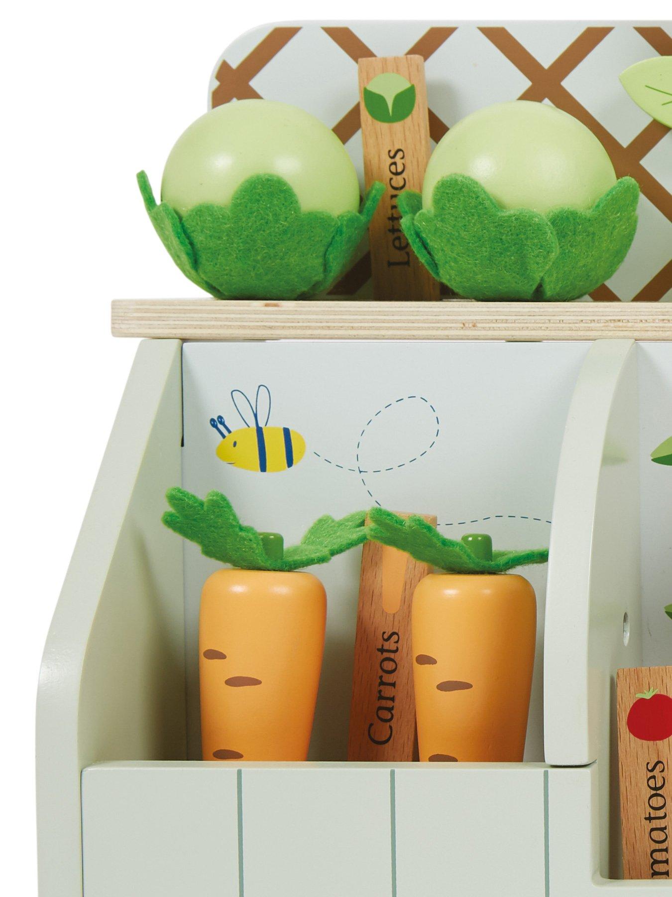 great-little-trading-co-growing-garden-wooden-toydetail