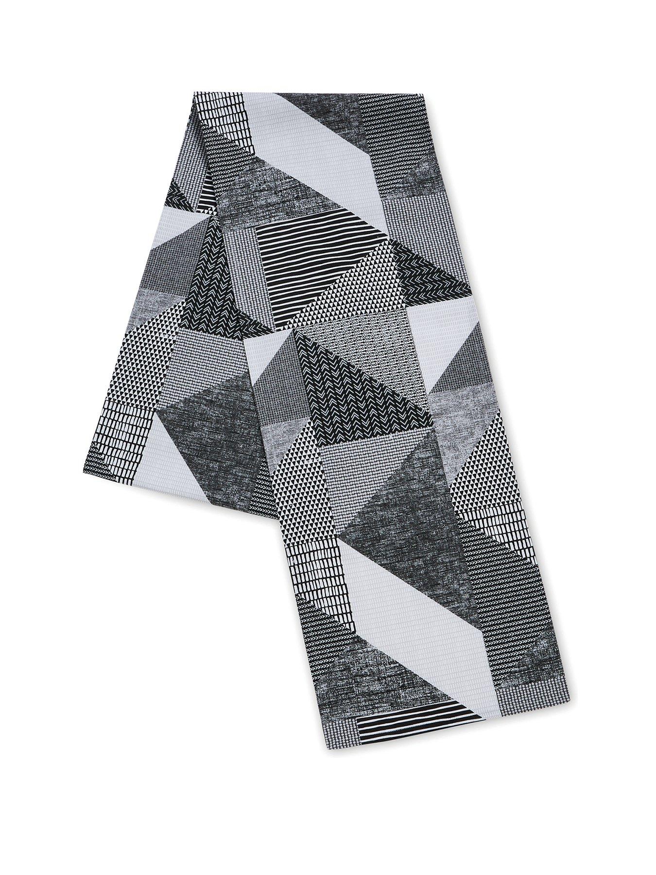 undefined Larrson Geo Grey Runner