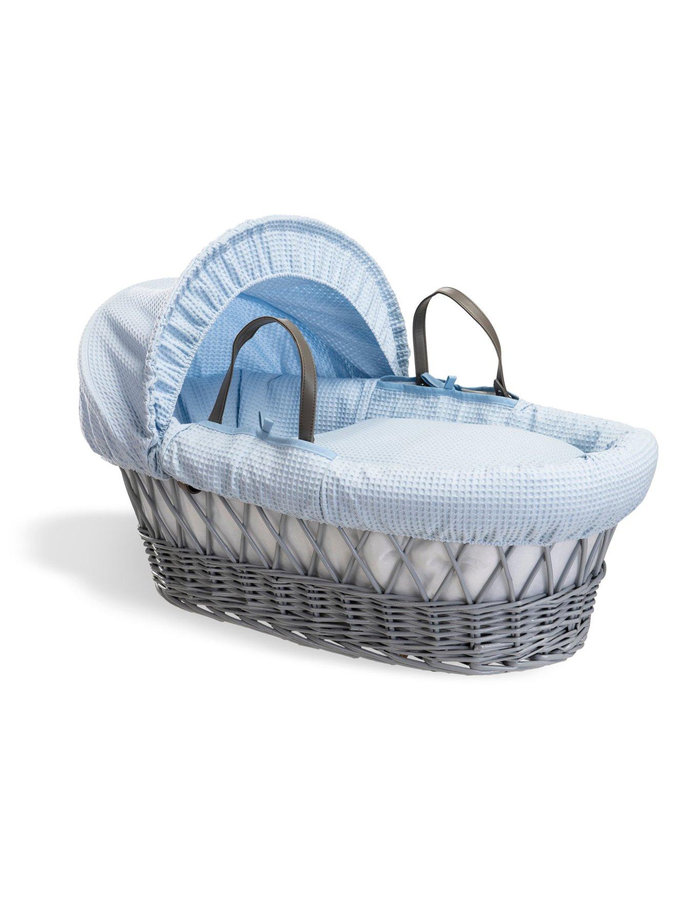 clair-de-lune-waffle-grey-wicker-moses-basket-and-deluxe-rocking-stand-bluedetail