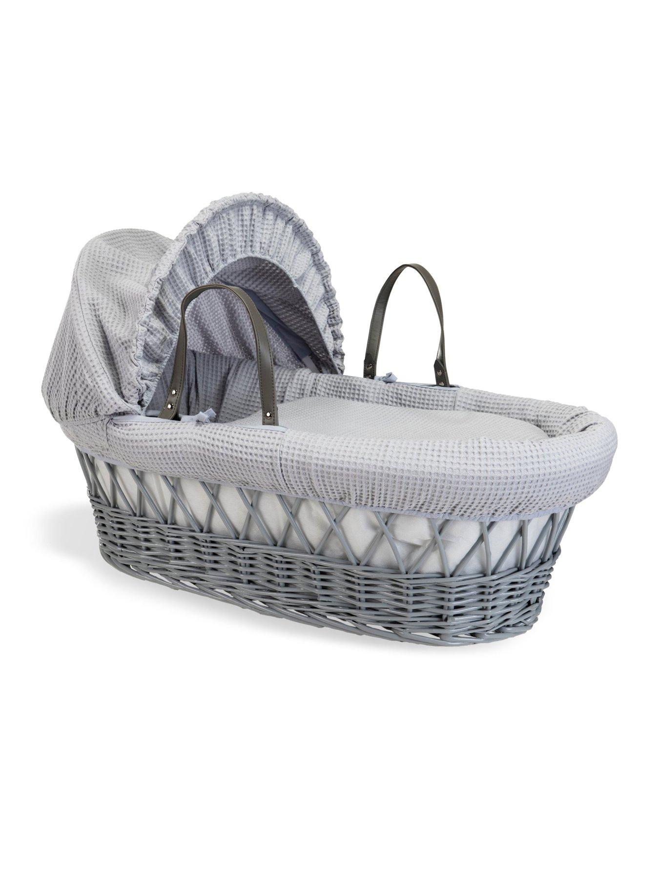 clair-de-lune-waffle-grey-wicker-moses-basket-and-deluxe-rocking-stand-greystillFront