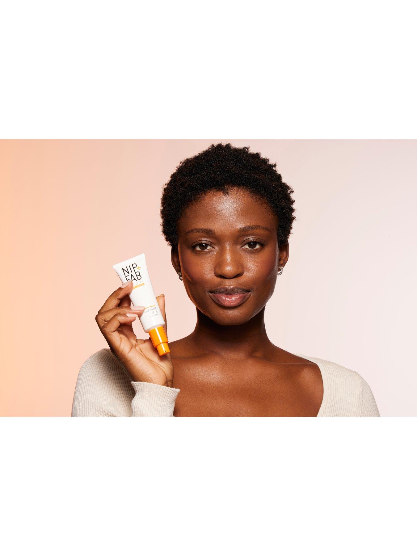 Image 3 of 6 of Nip + Fab Nip+Fab Illuminate SPF30 Moisturiser