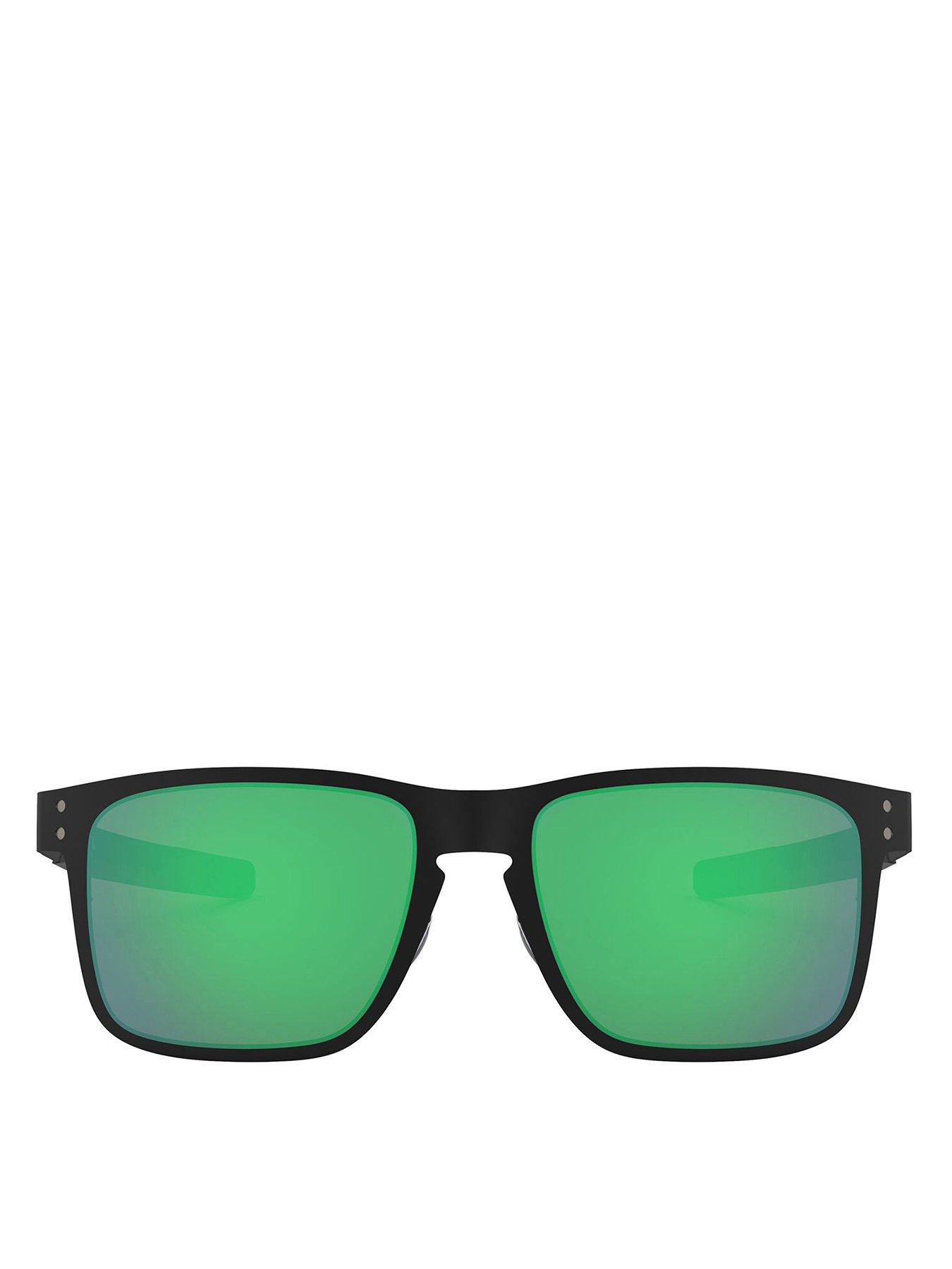 oakley-holbrook-square-frame-sunglassesoutfit