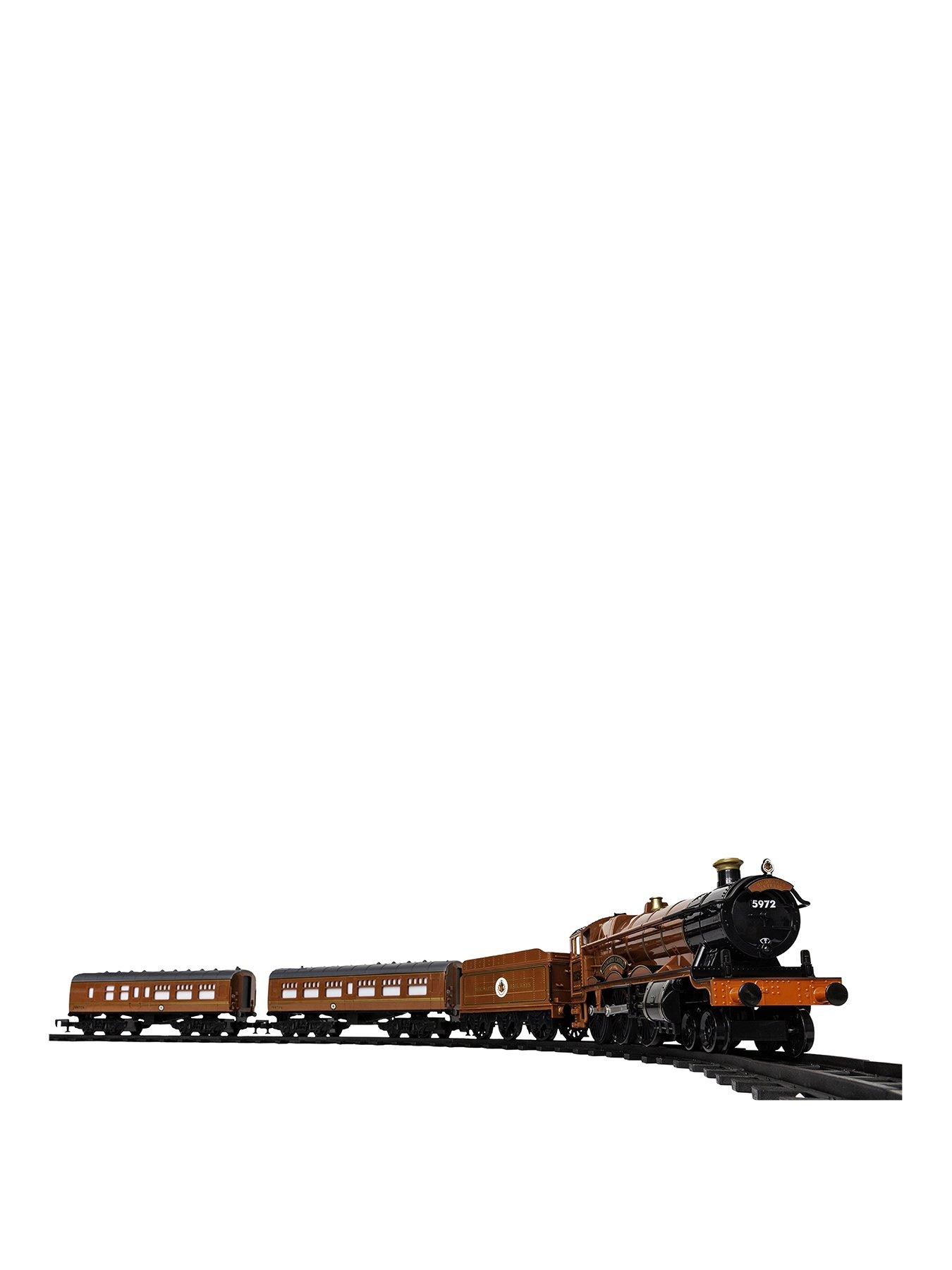 Harry Potter Hogwarts Express 28-Piece Moving Train Set