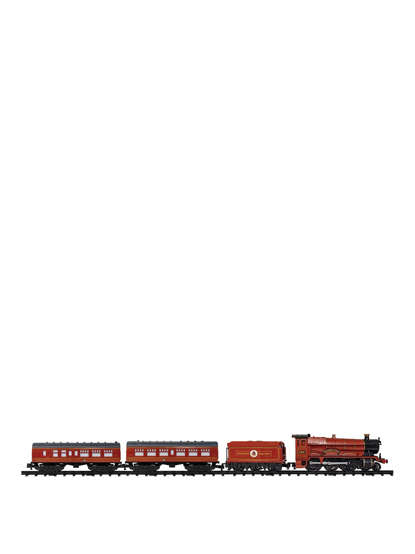 Image 3 of 8 of Harry Potter Hogwarts Express 28-Piece Moving&nbsp;Train Set