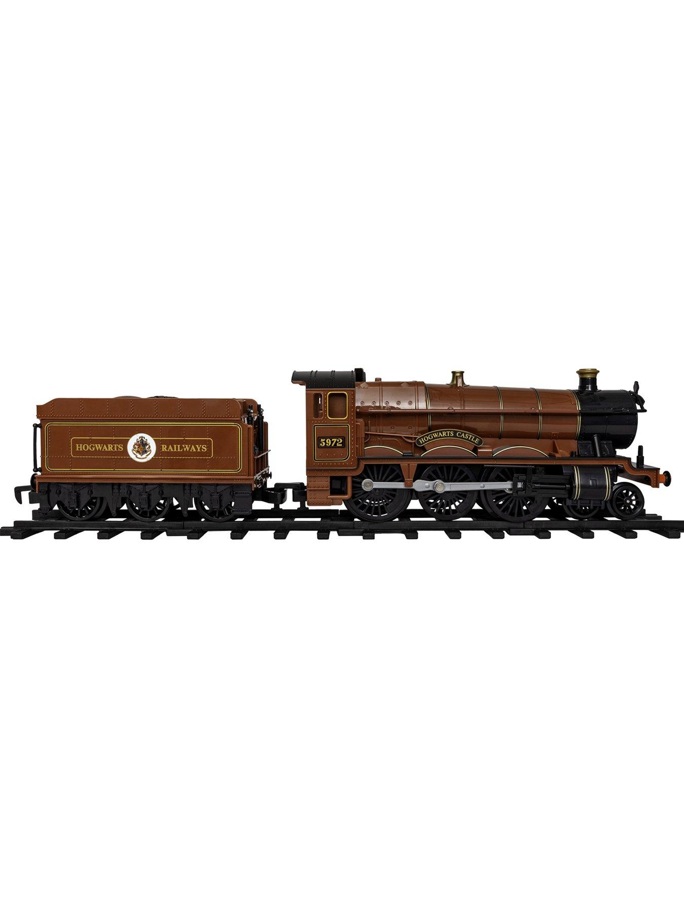 Image 4 of 8 of Harry Potter Hogwarts Express 28-Piece Moving&nbsp;Train Set