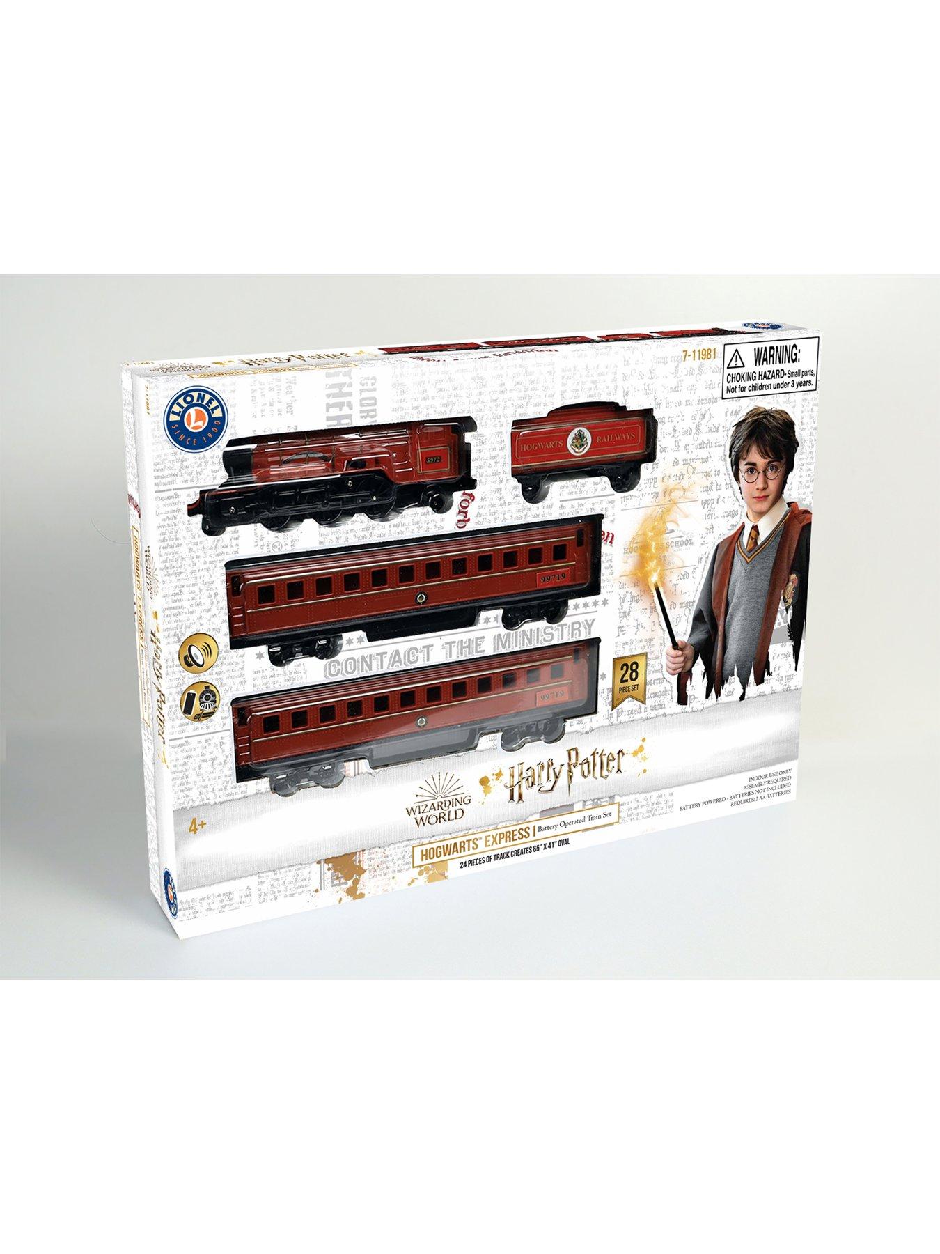 Image 7 of 8 of Harry Potter Hogwarts Express 28-Piece Moving&nbsp;Train Set