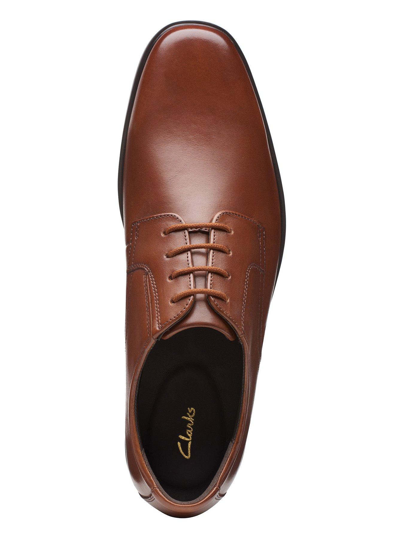 clarks-howard-walk-oxford-shoes-brownoutfit