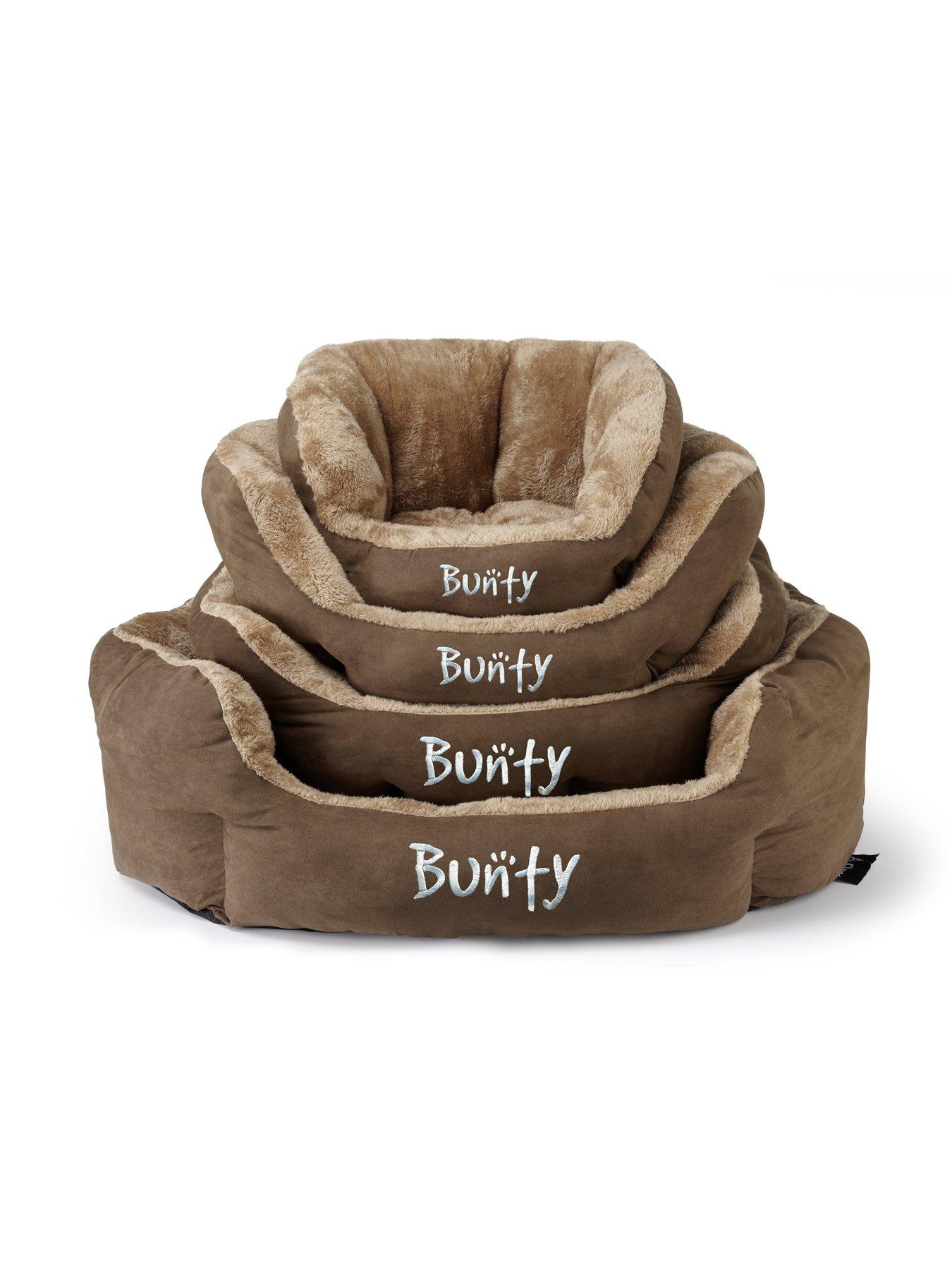 bunty-polar-pet-bed--nbspbrownoutfit