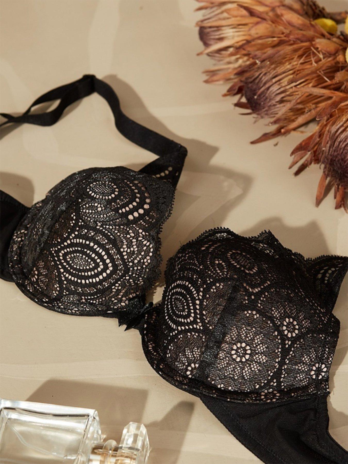 Image 4 of 4 of Wonderbra Refined Glamour Cleavage Triangle&nbsp;Bra&nbsp;- Black