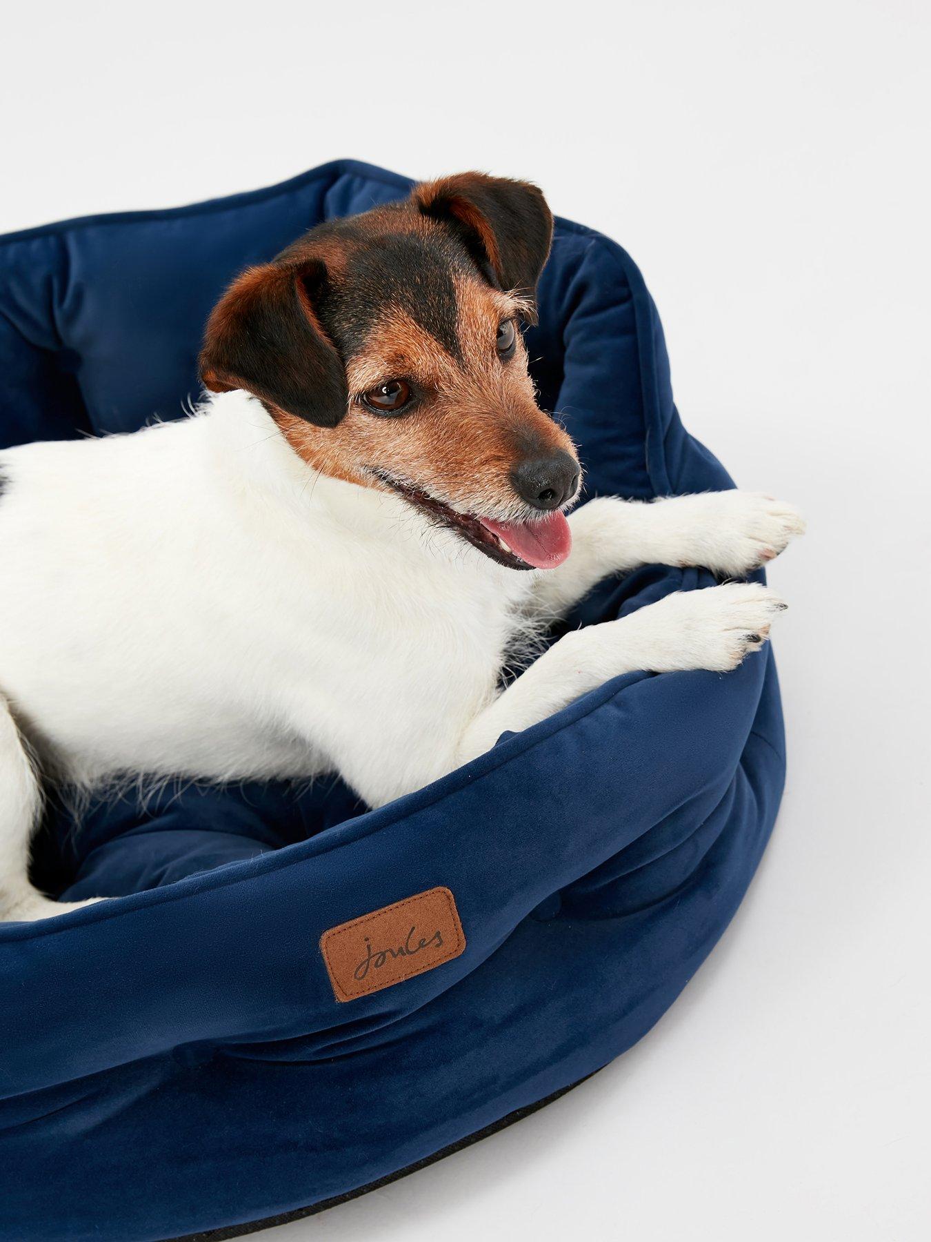 joules-chesterfield-pet-bed--nbspnavystillFront