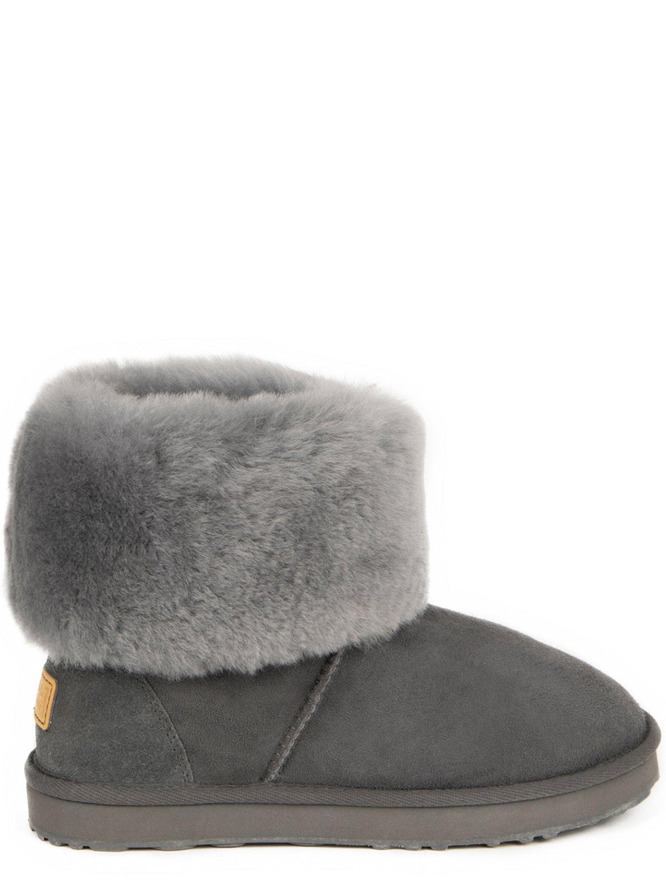 just-sheepskin-ladies-cornwall-sheepskin-boot-granitestillFront