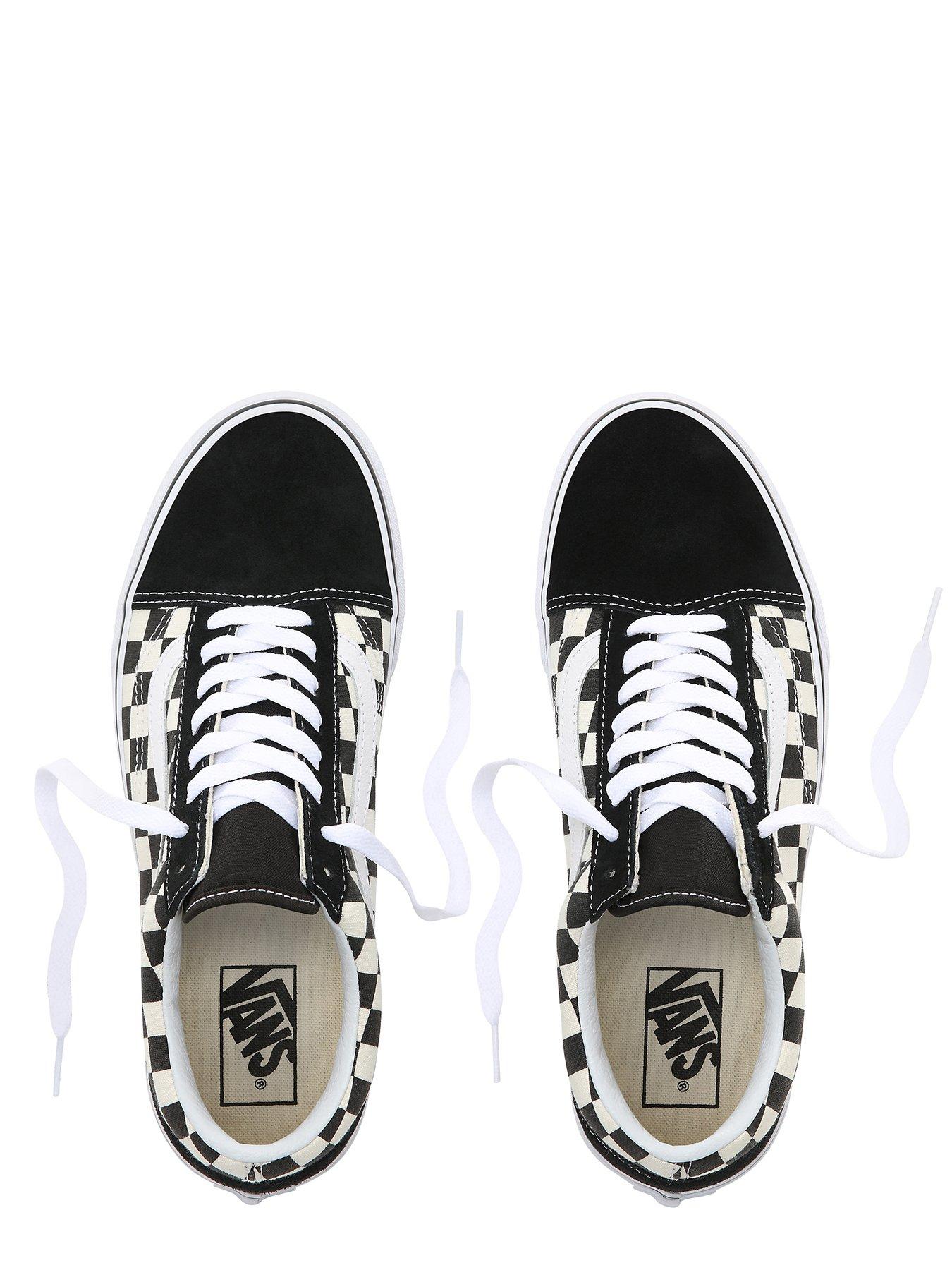 vans-uanbspold-skool-blackcheckeroutfit