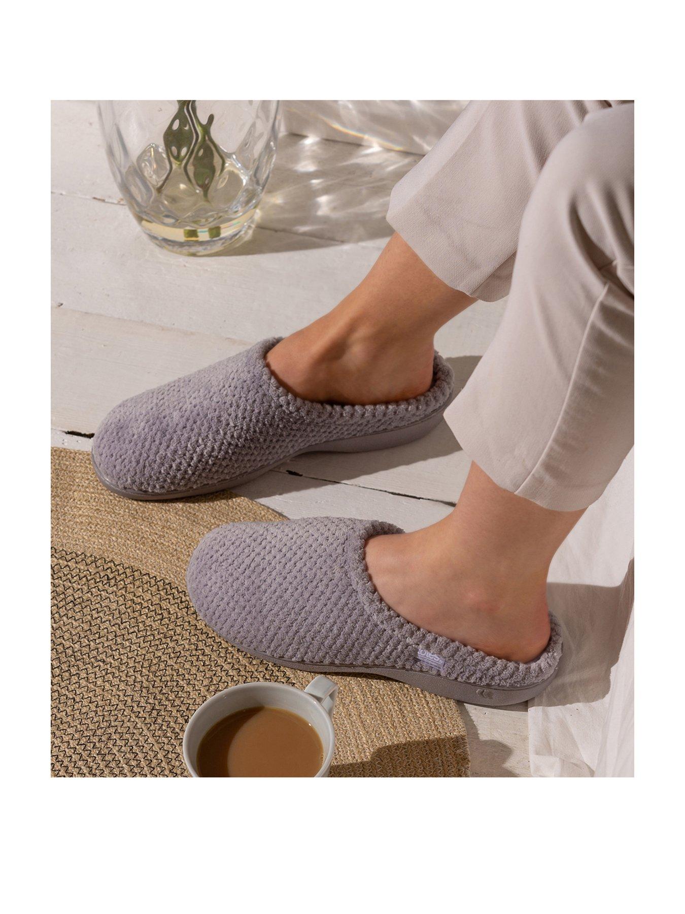 Image 5 of 5 of TOTES Isotoner 360 Comfort Popcorn Mule - Grey