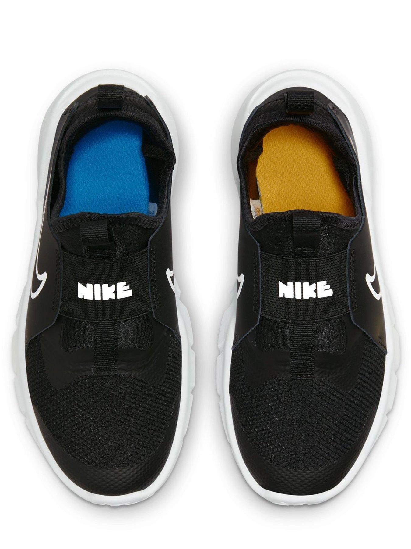 Nike flex runner black and white best sale