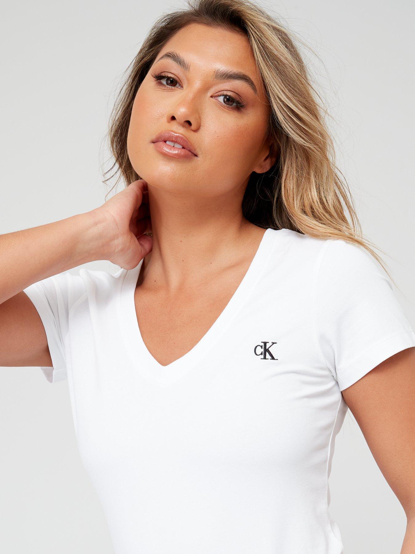 calvin-klein-jeans-v-neck-t-shirt-whiteoutfit