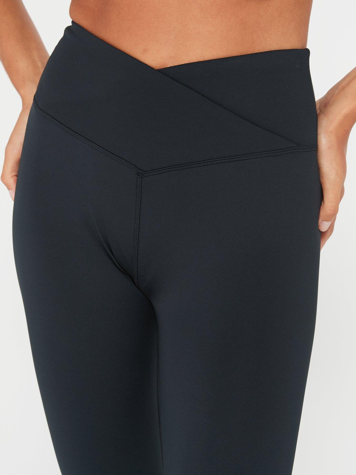 everyday-athleisure-wrap-waist-leggings-blackoutfit