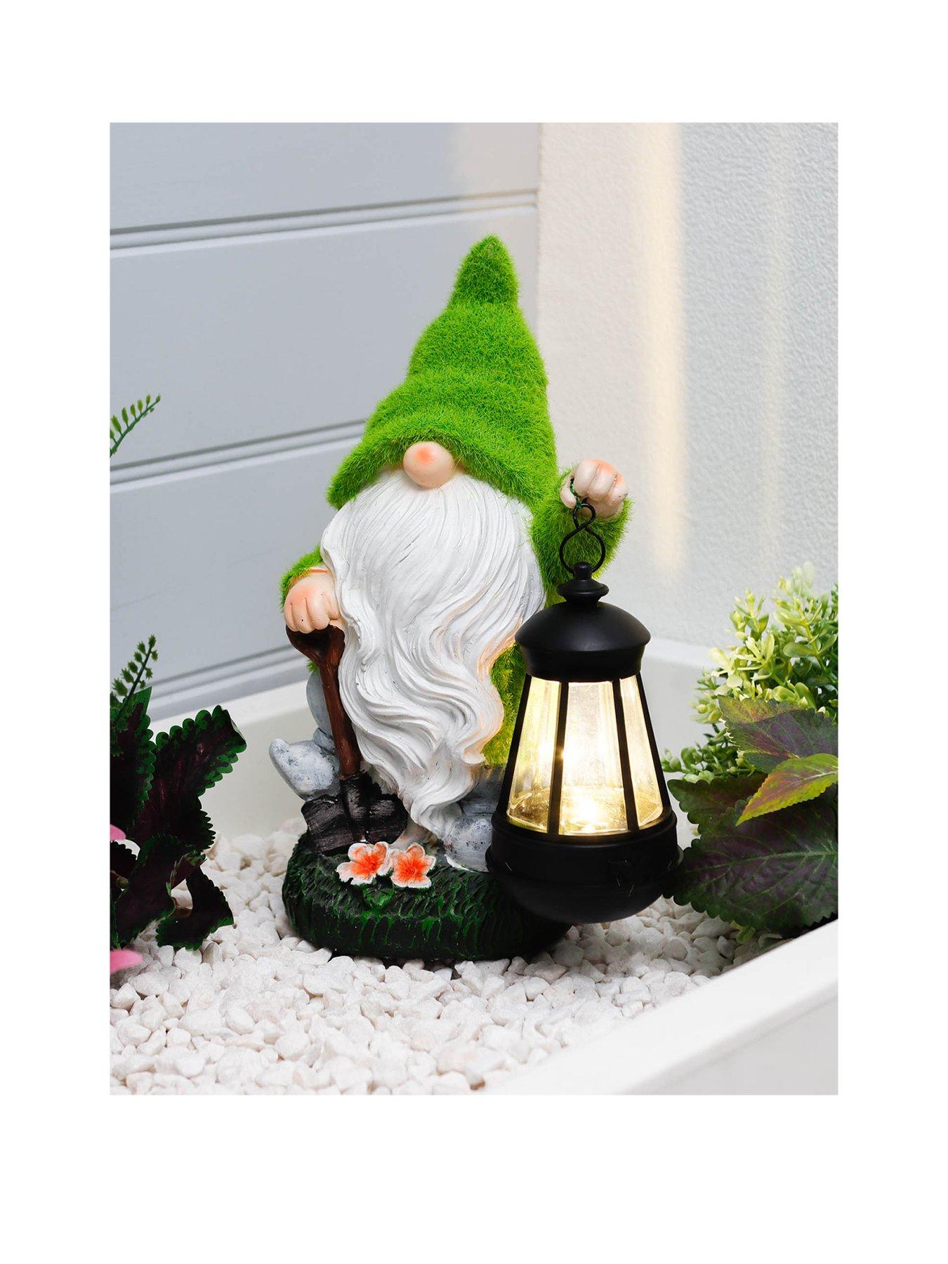 streetwize-gnome-solar-light-with-lantern