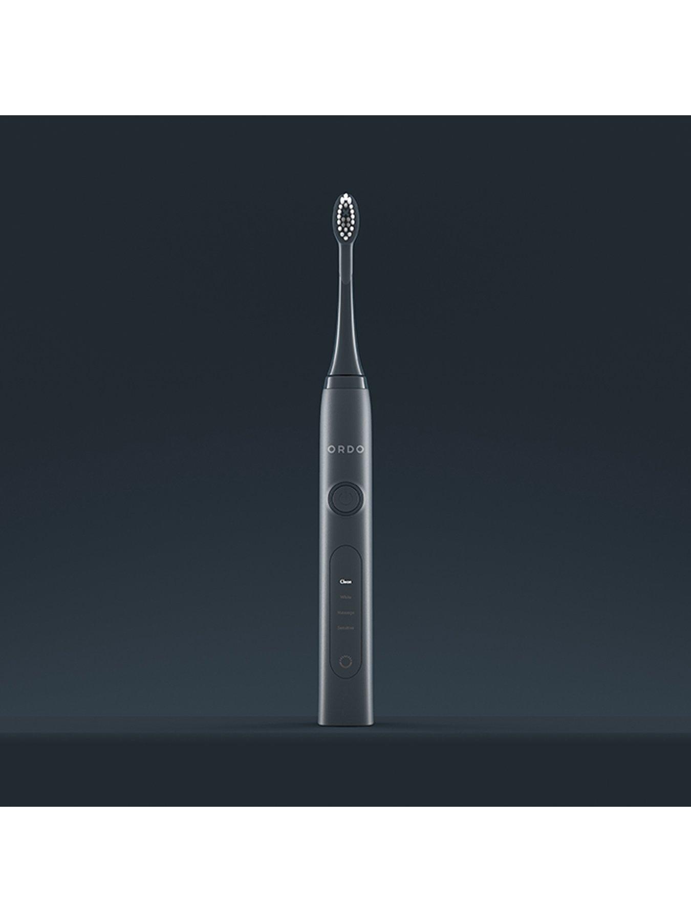 ordo-ordo-sonic-electric-toothbrush-charcoal-greyoutfit