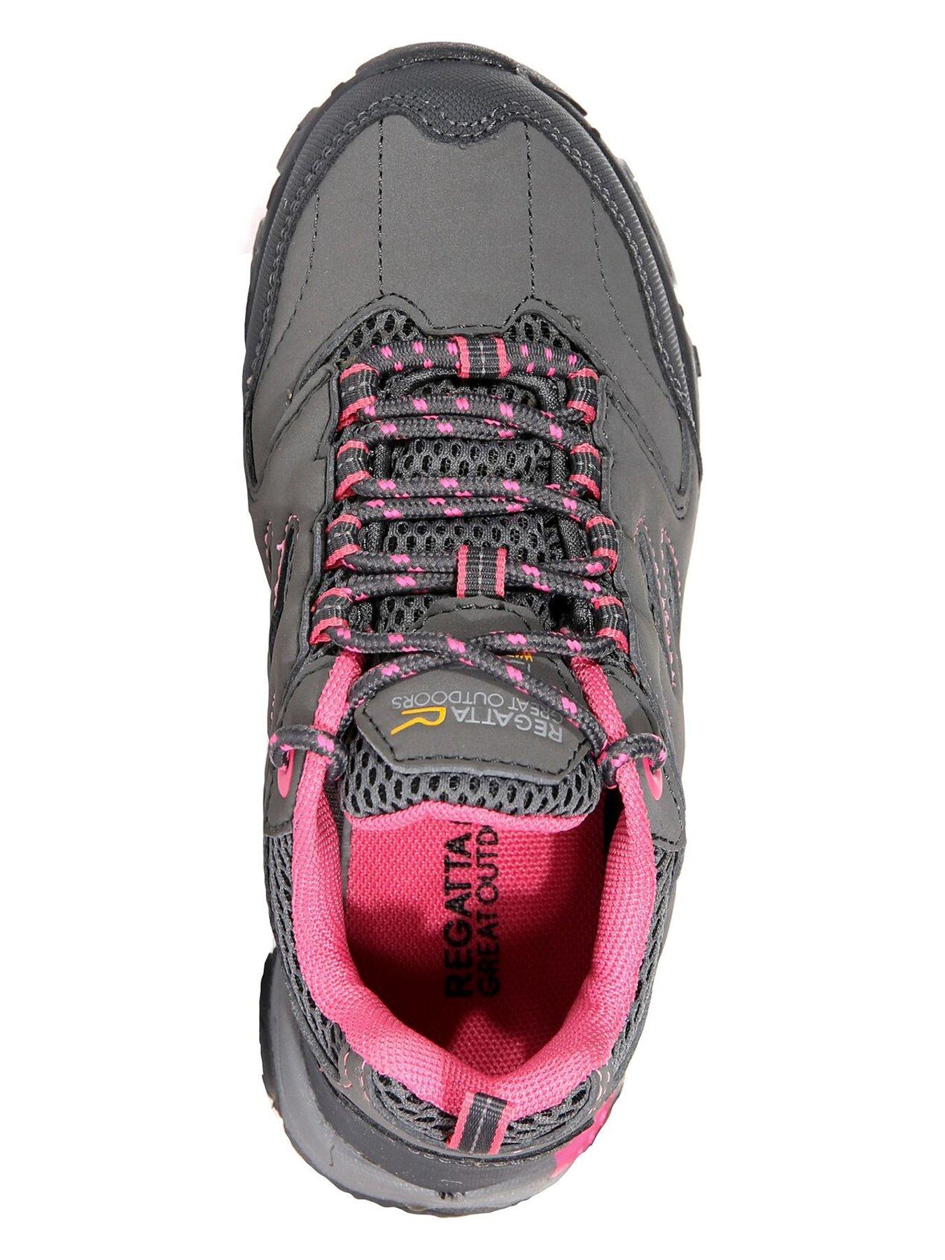 regatta-junior-holcombe-waterproof-low-cut-walking-boot-greypinkdetail